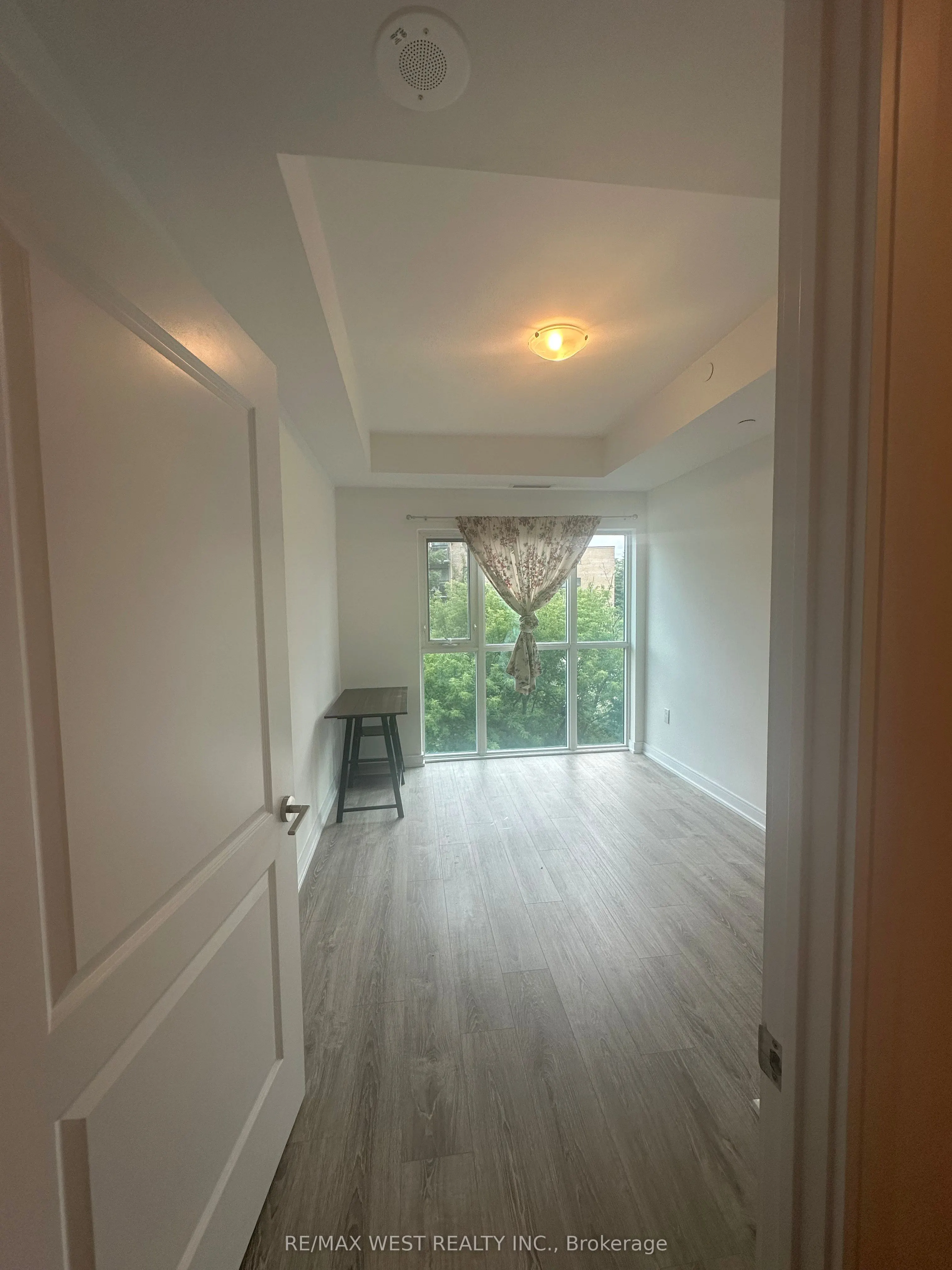 25 Neighbourhood Lane, #607