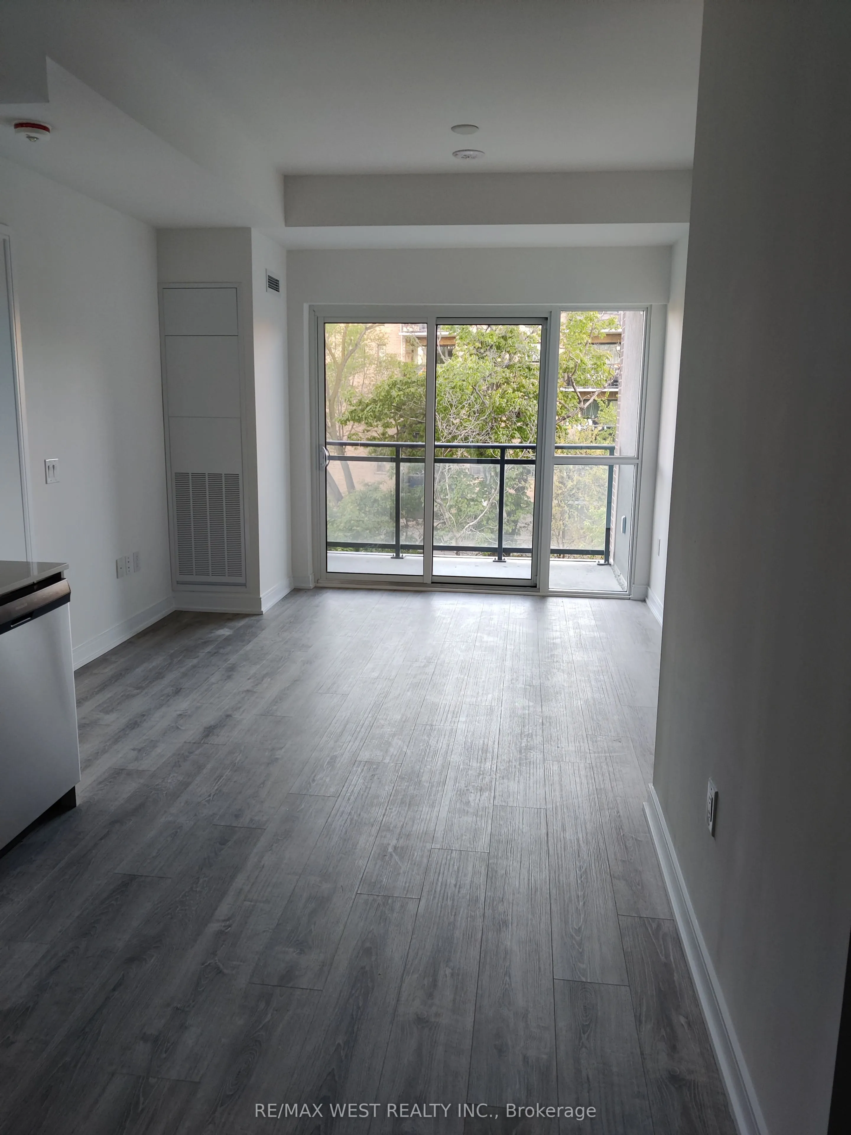 25 Neighbourhood Lane, #607