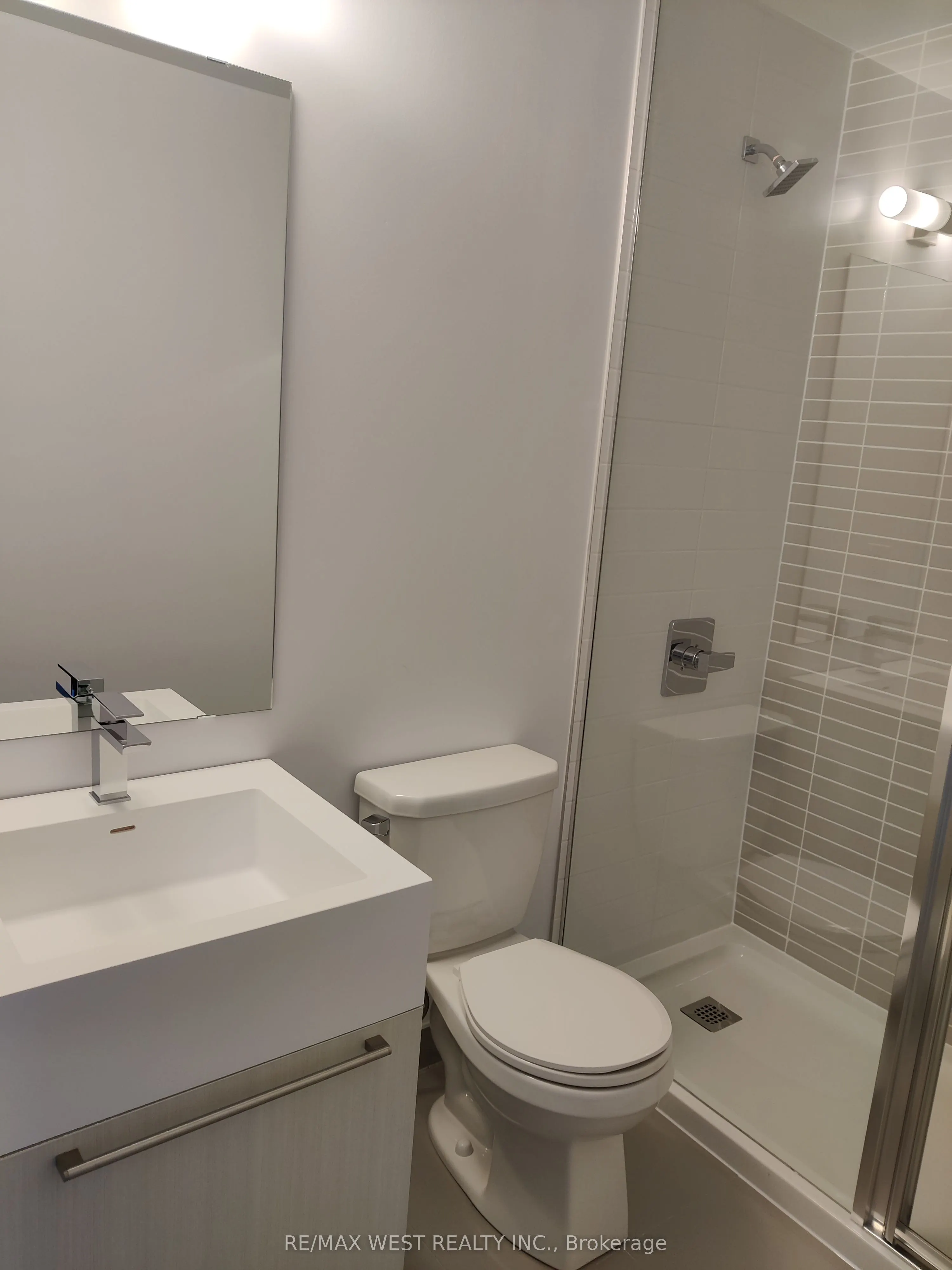 25 Neighbourhood Lane, #607