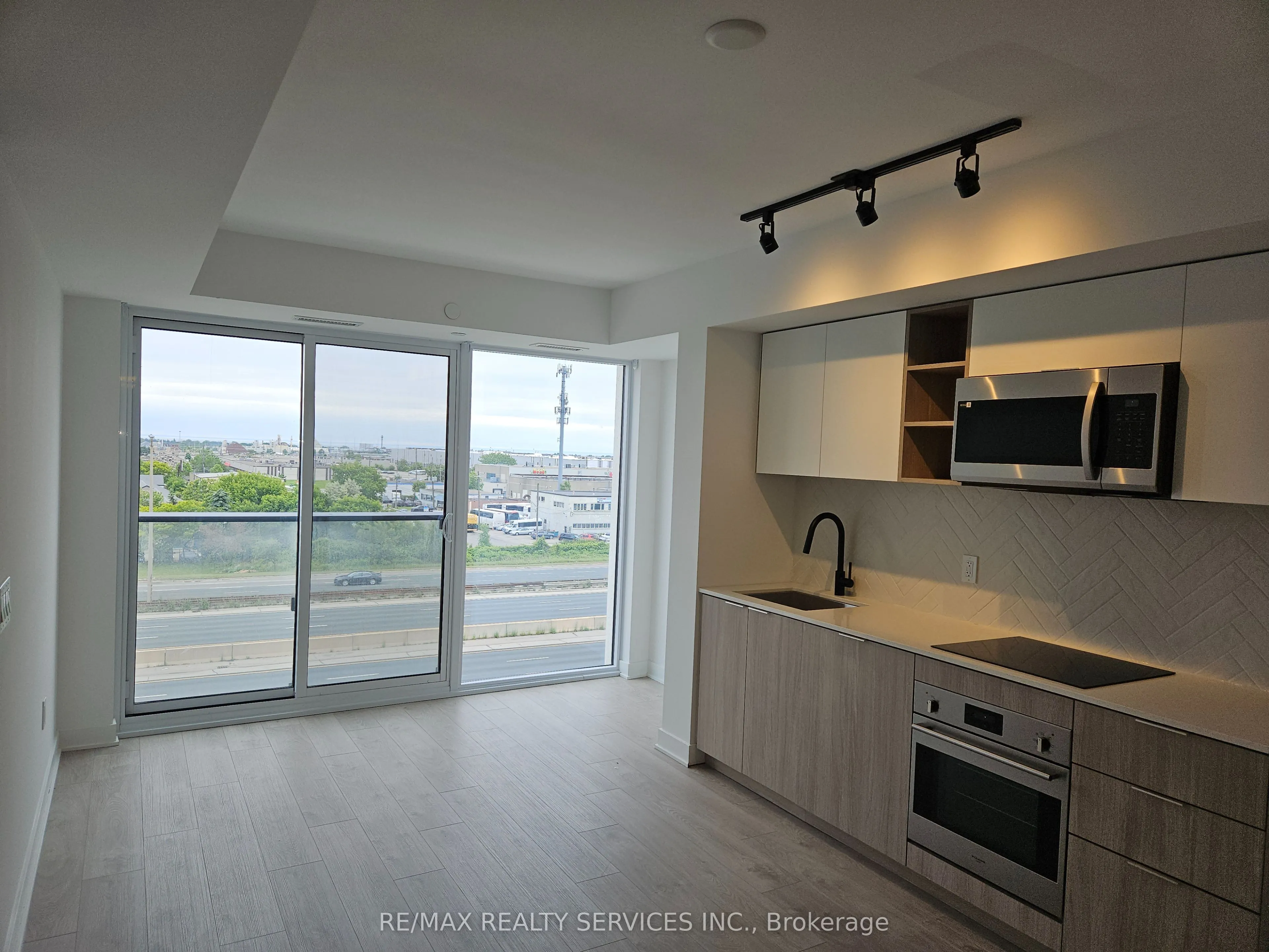 36 Zorra Street, #527
