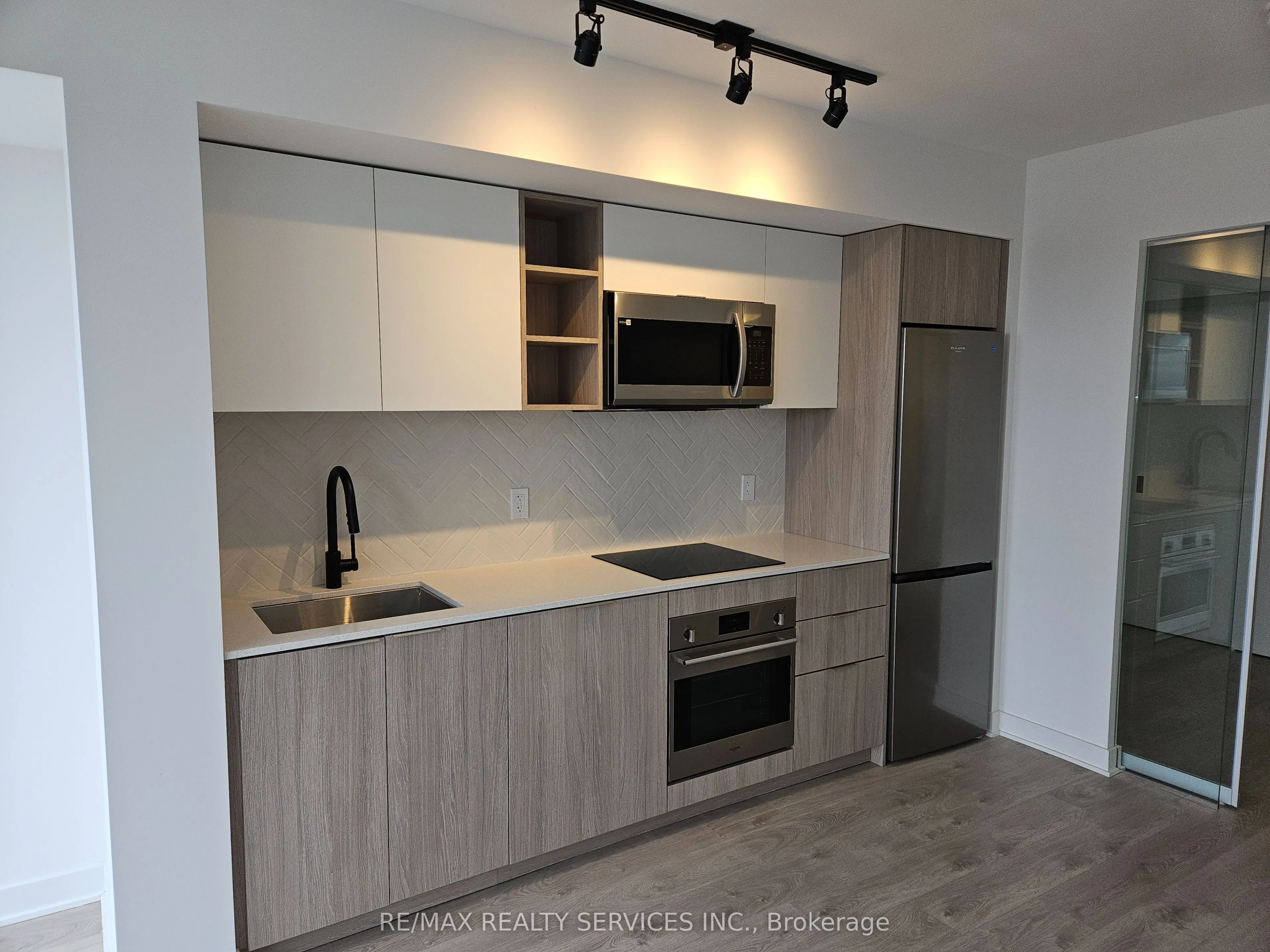 36 Zorra Street, #527