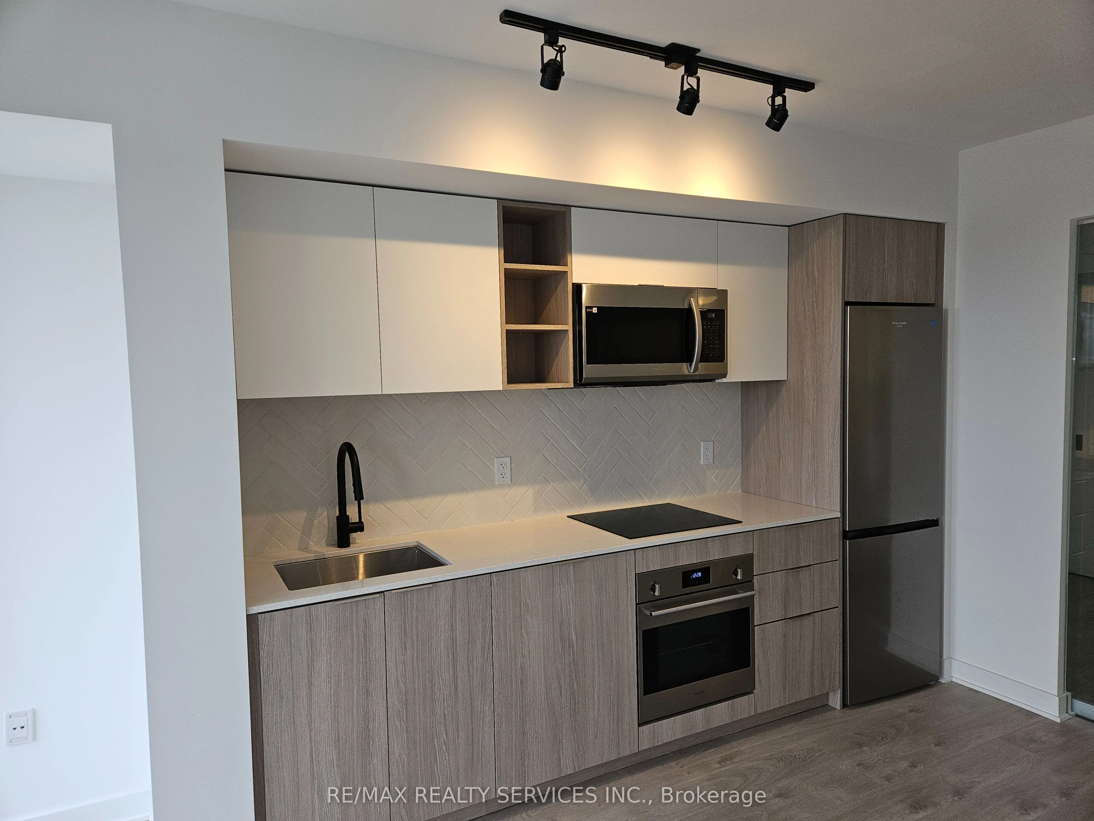36 Zorra Street, #527