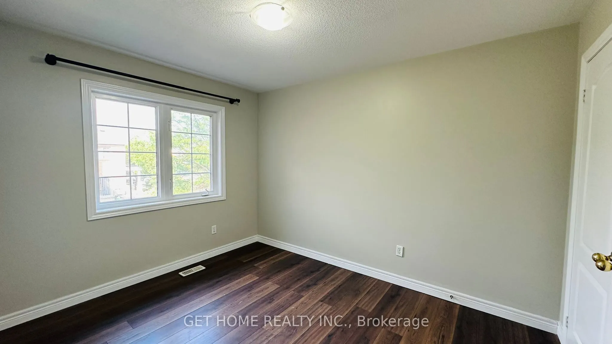 1015 Galesway Boulevard, #6