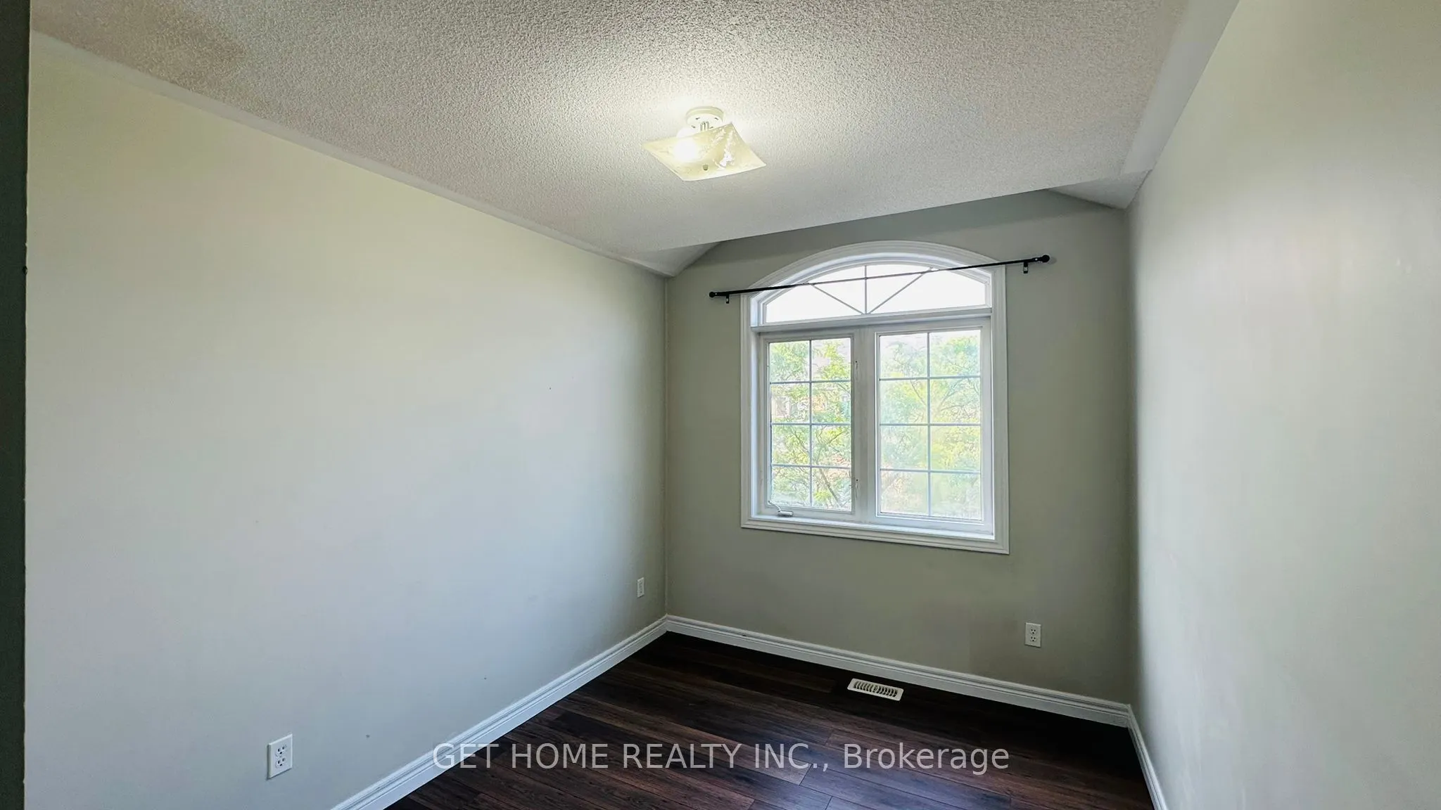 1015 Galesway Boulevard, #6
