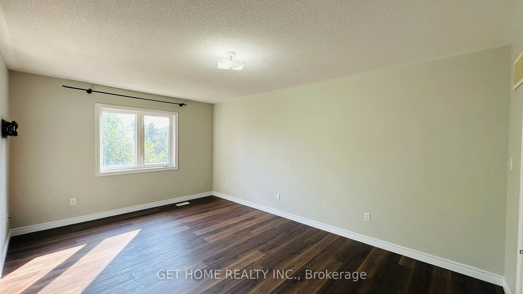 1015 Galesway Boulevard, #6