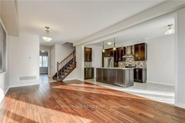 82 Enford Crescent, #Upper