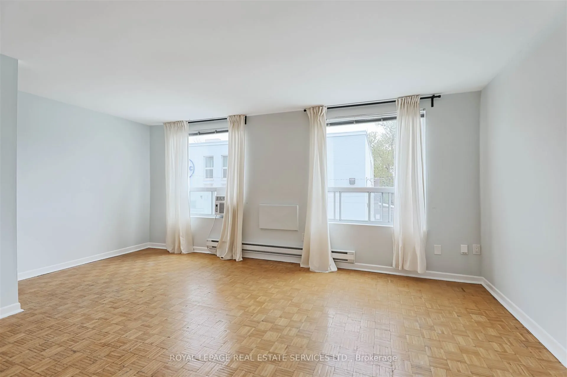 2875 Bloor Street W, #Back