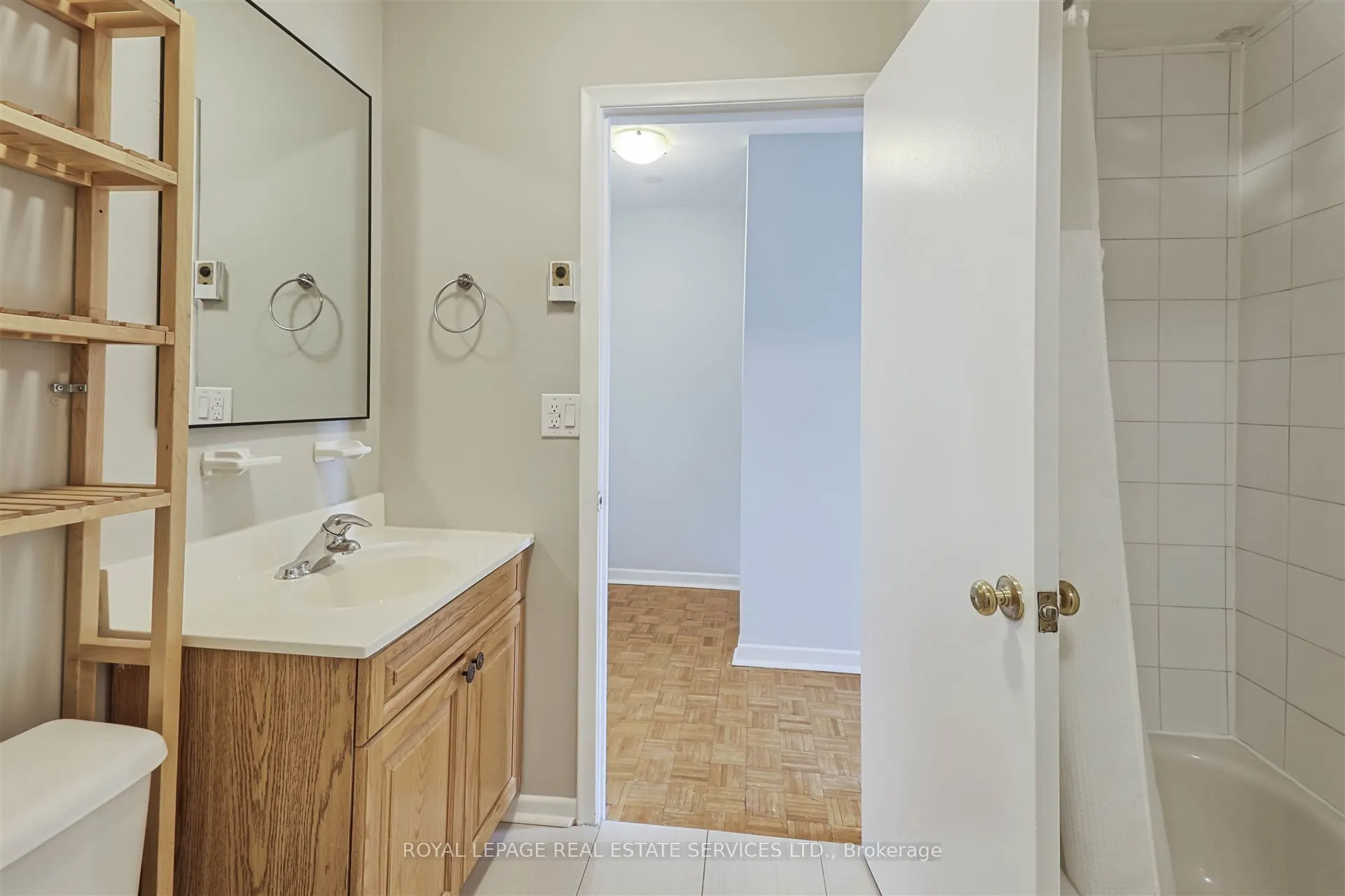 2875 Bloor Street W, #Back