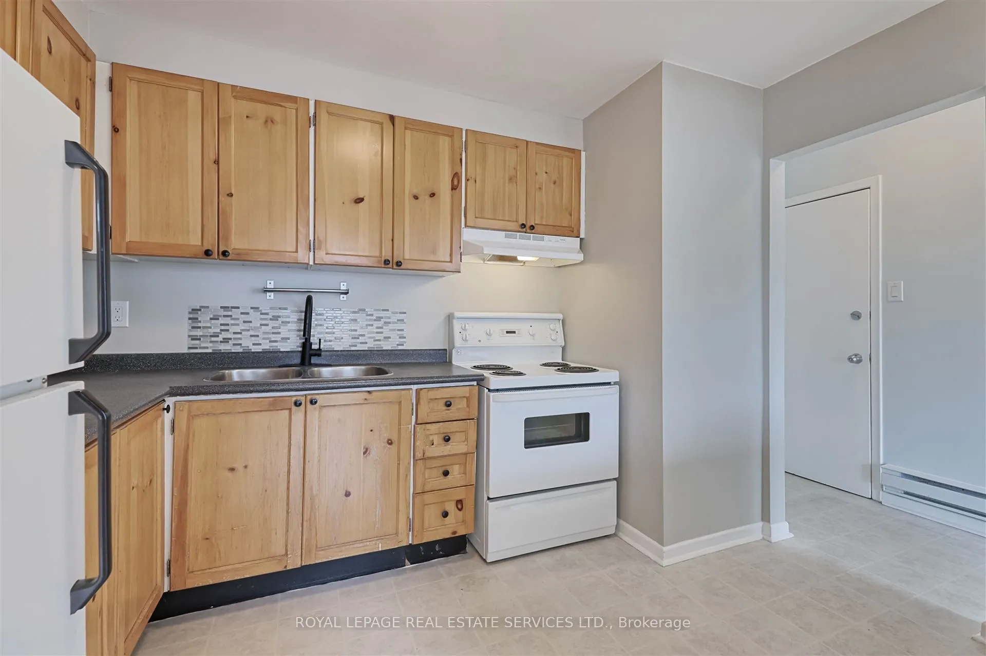 2875 Bloor Street W, #Back