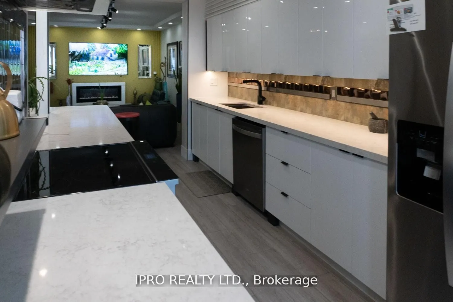 1300 Islington Avenue, #2403