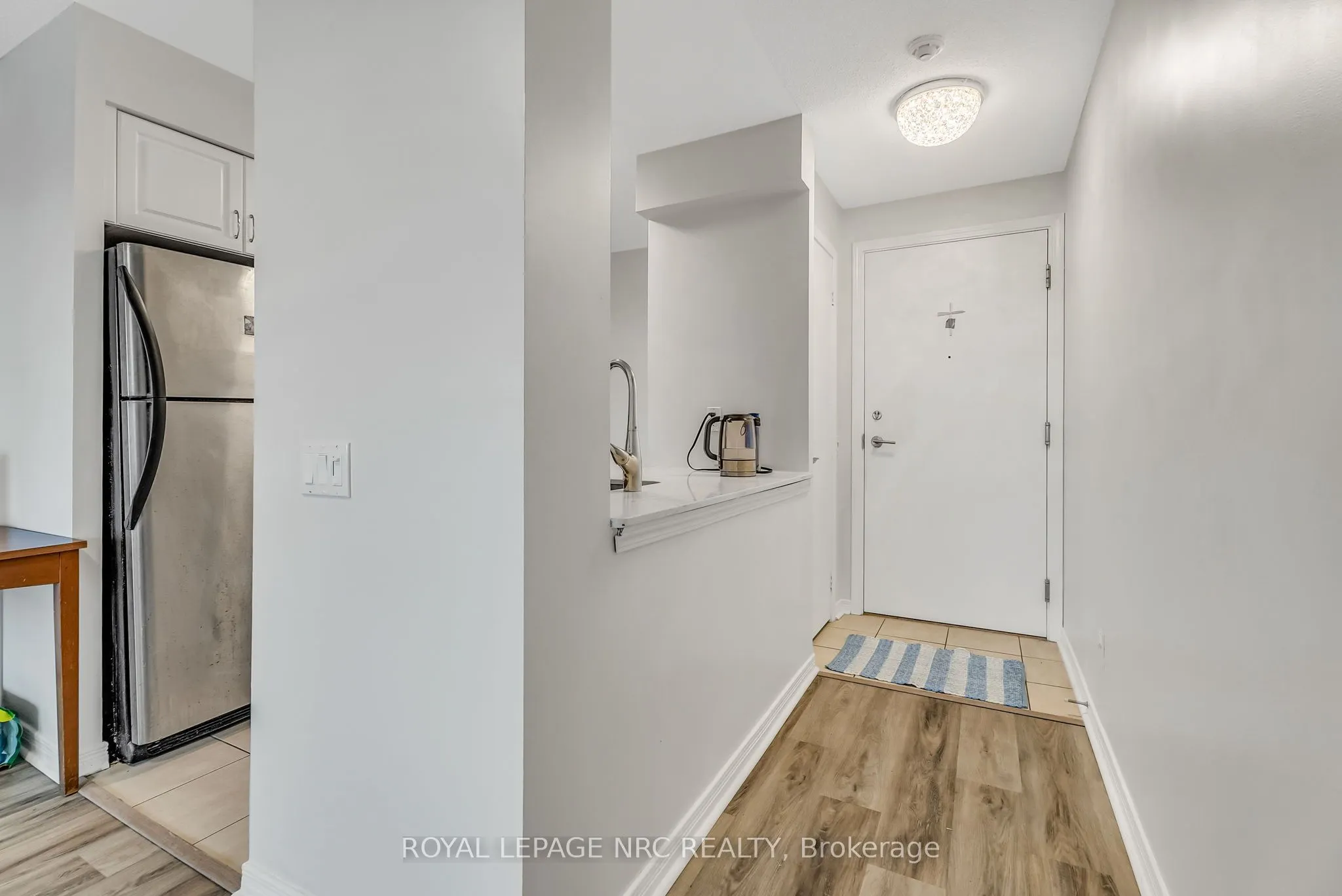 60 Heintzman Street, #933