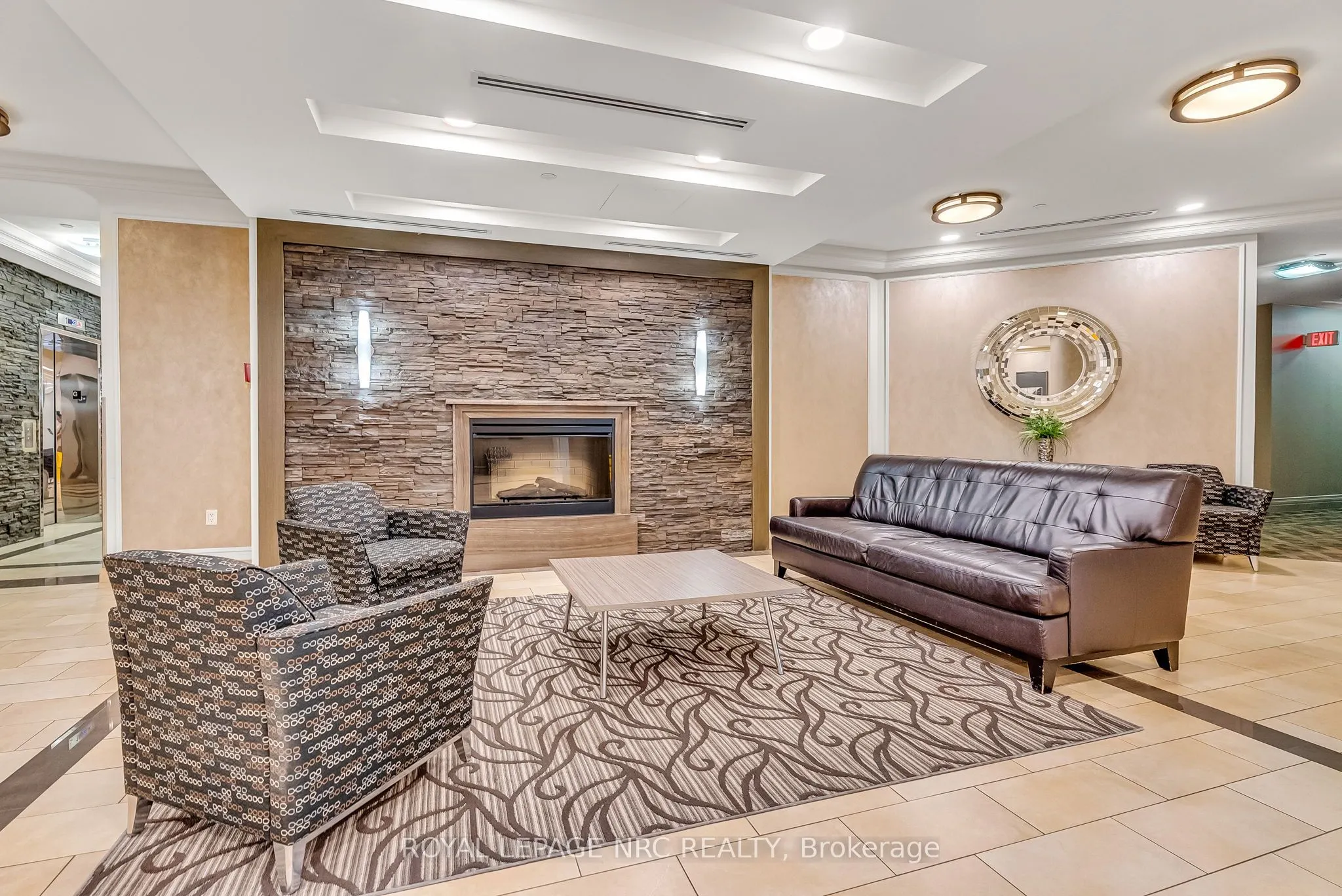 60 Heintzman Street, #933