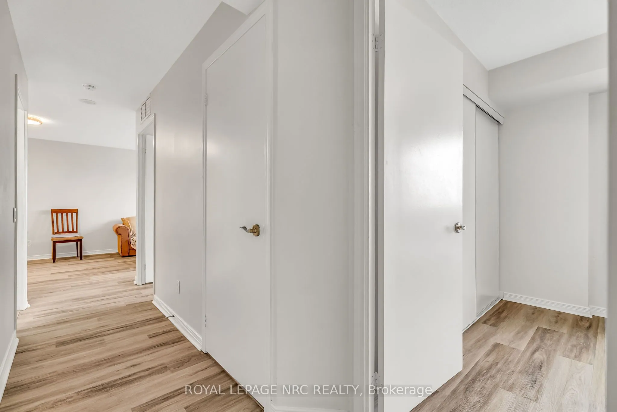 60 Heintzman Street, #933