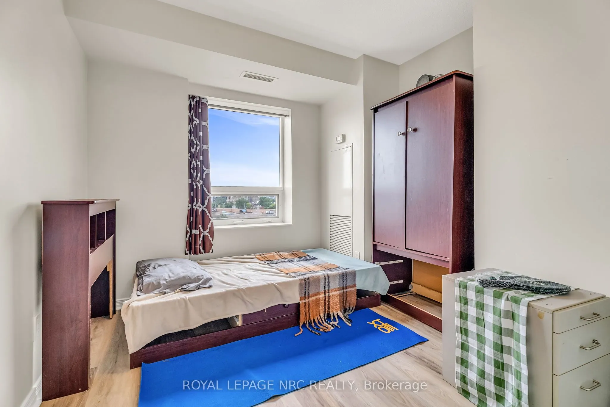 60 Heintzman Street, #933