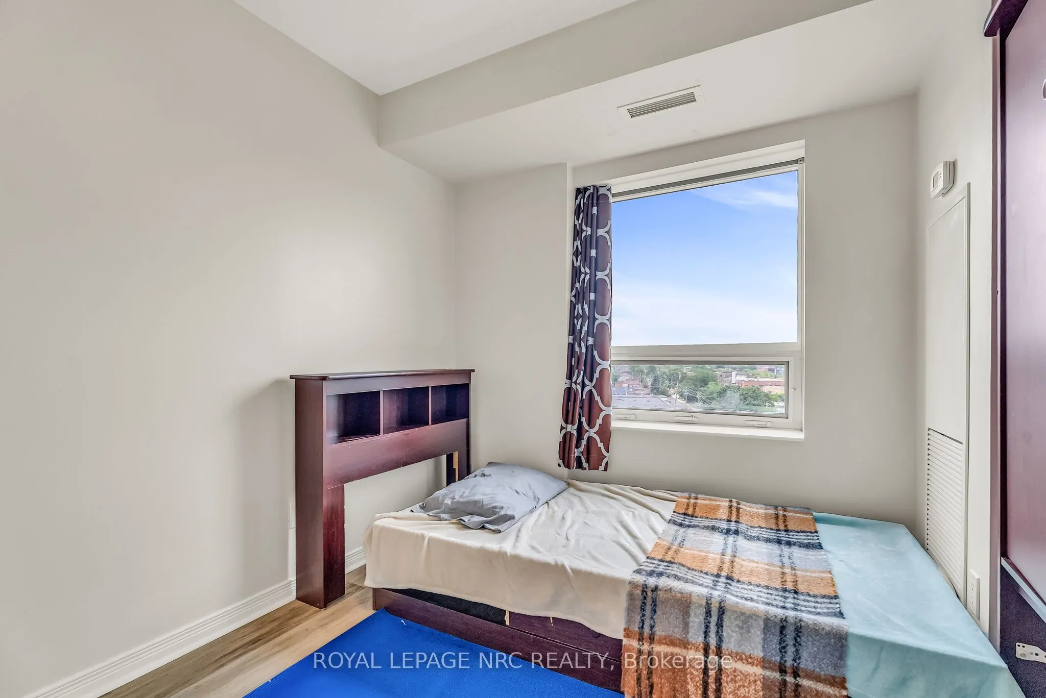 60 Heintzman Street, #933