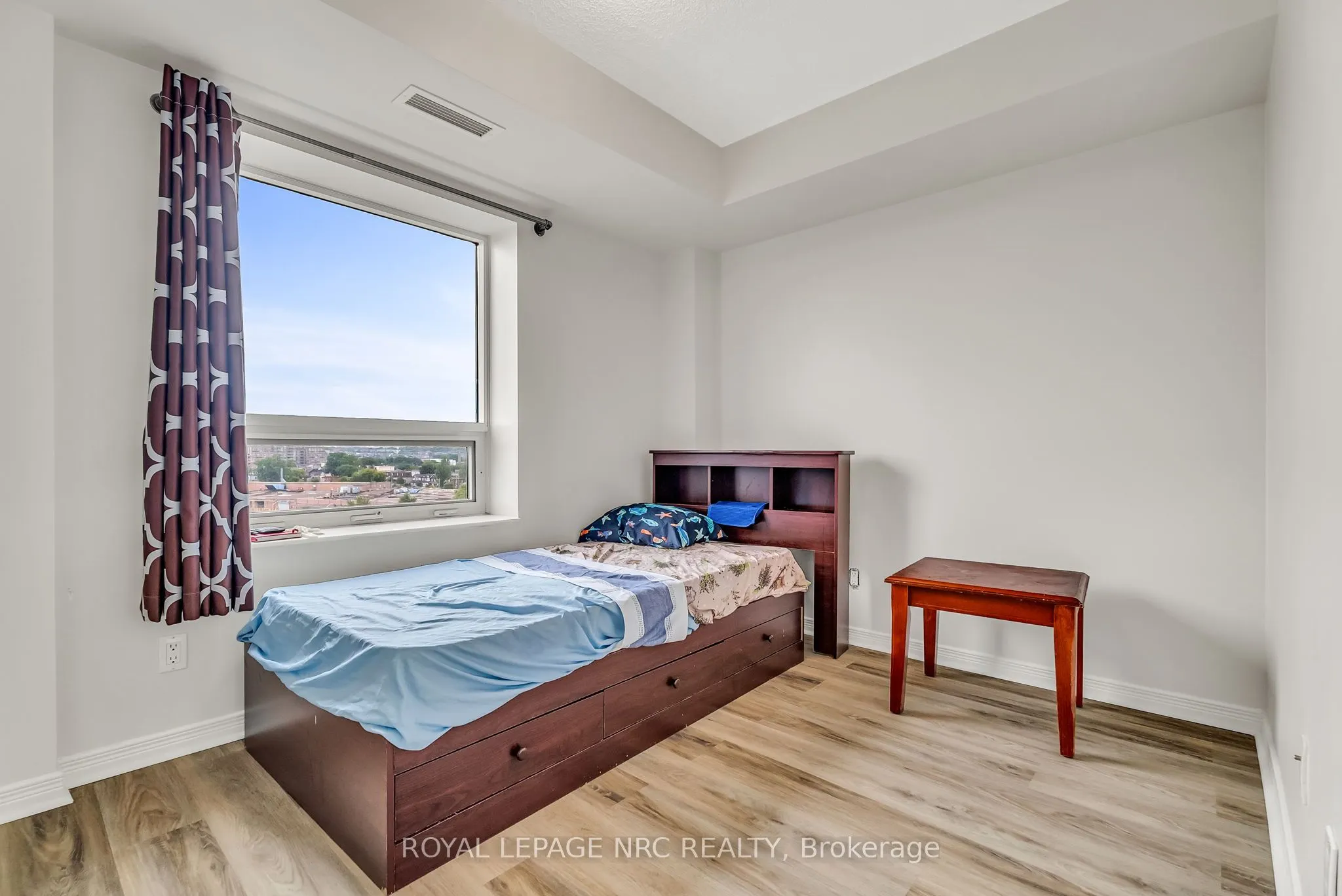 60 Heintzman Street, #933