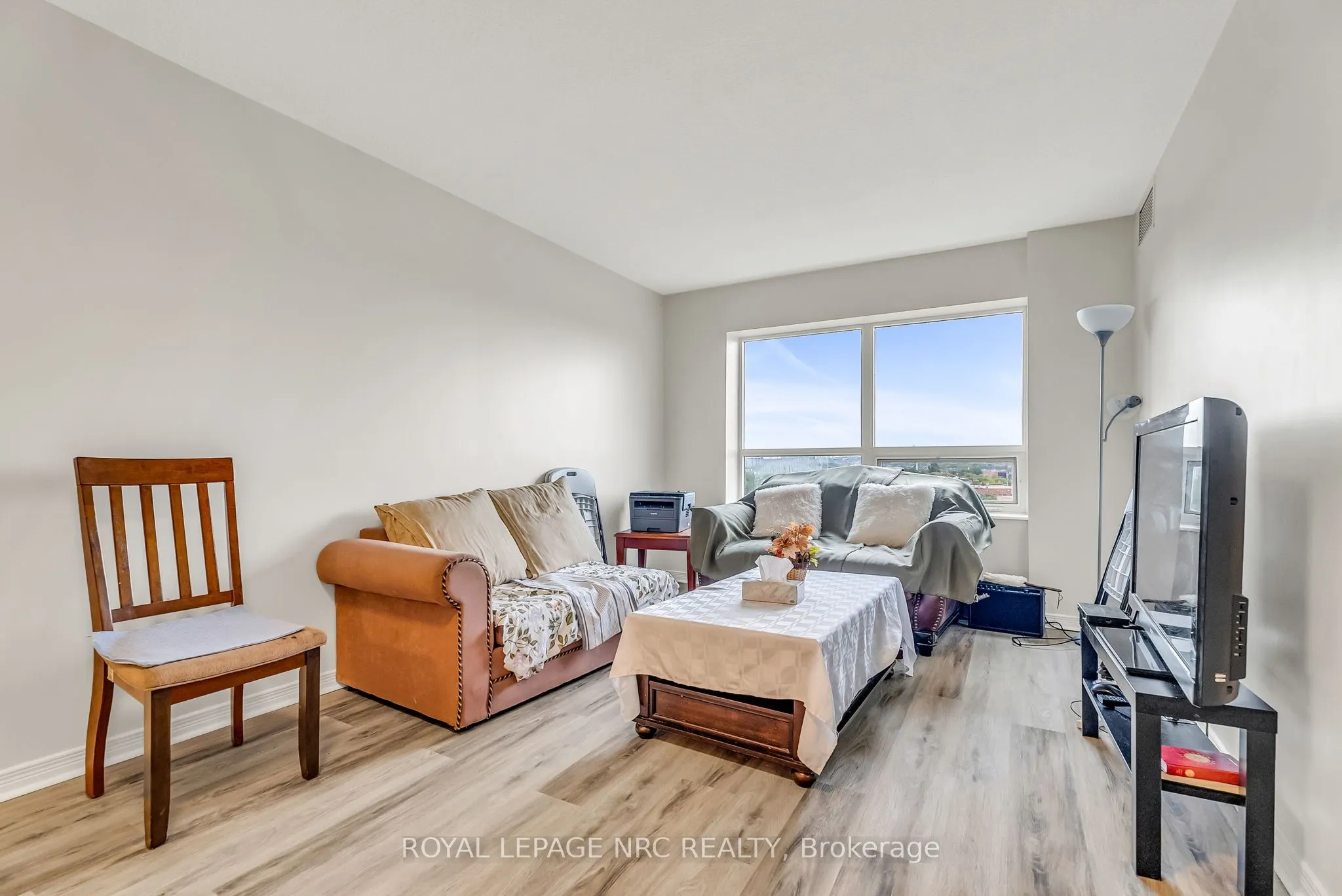 60 Heintzman Street, #933