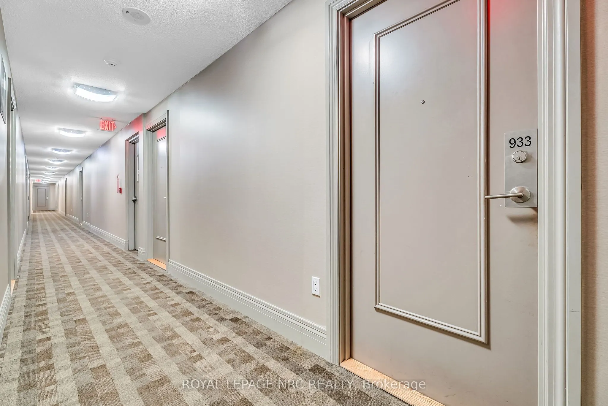 60 Heintzman Street, #933