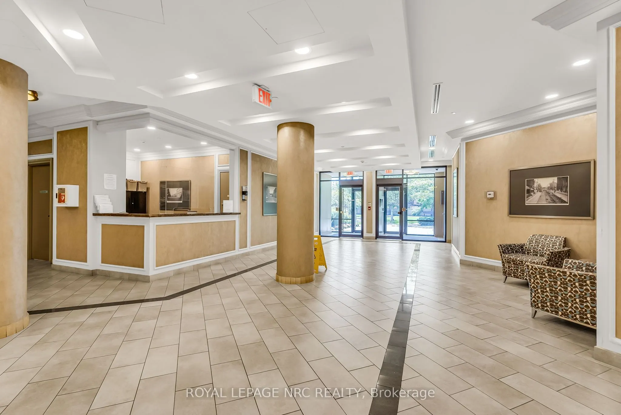 60 Heintzman Street, #933