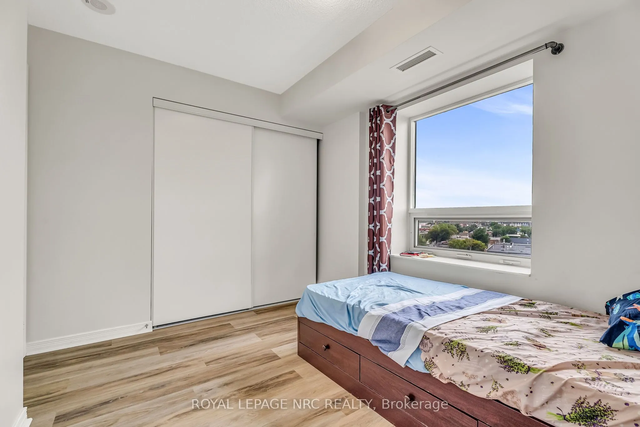 60 Heintzman Street, #933