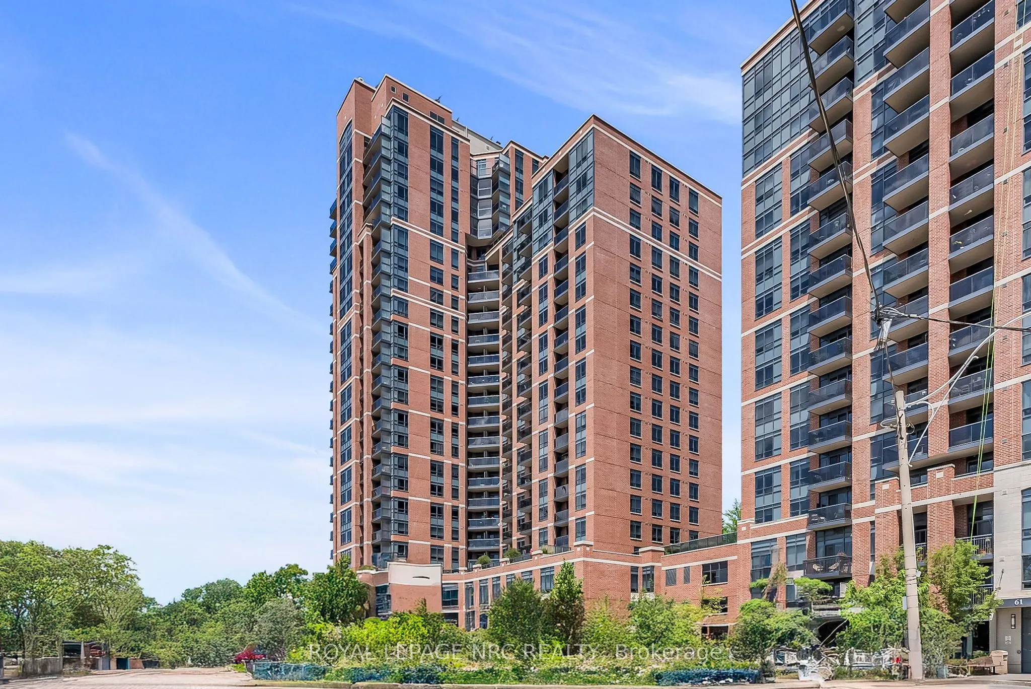 60 Heintzman Street, #933