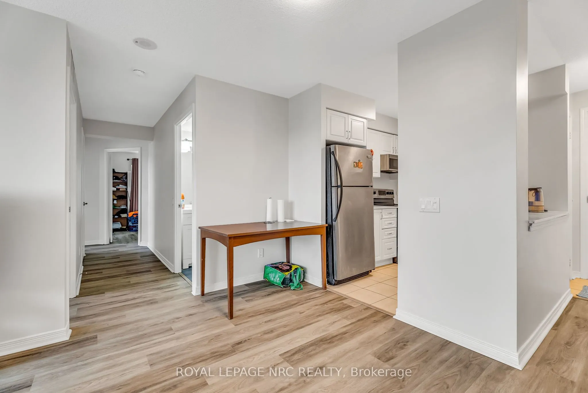 60 Heintzman Street, #933