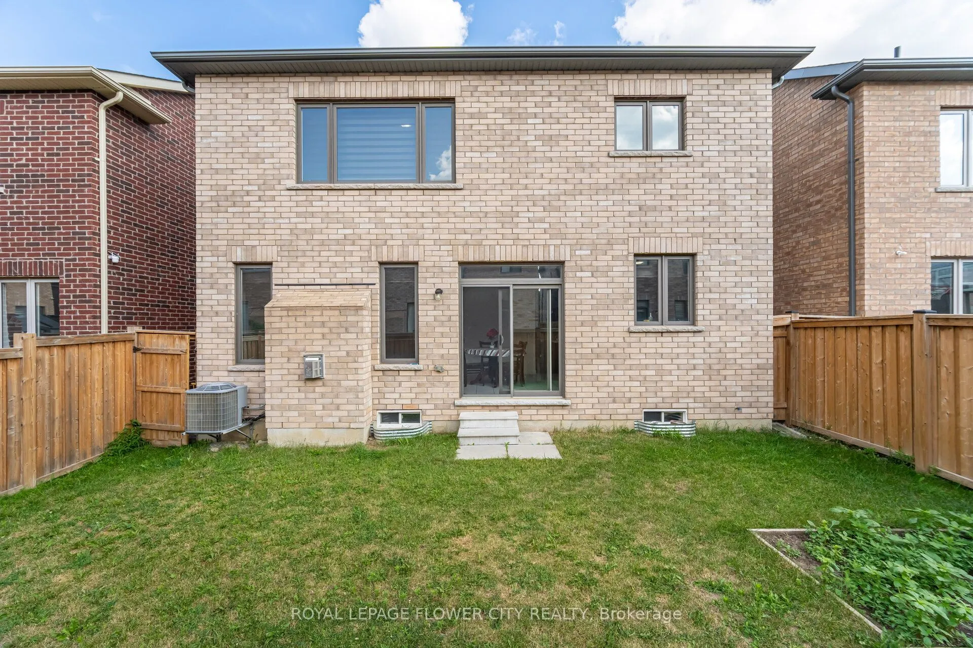 31 O'Connor Crescent