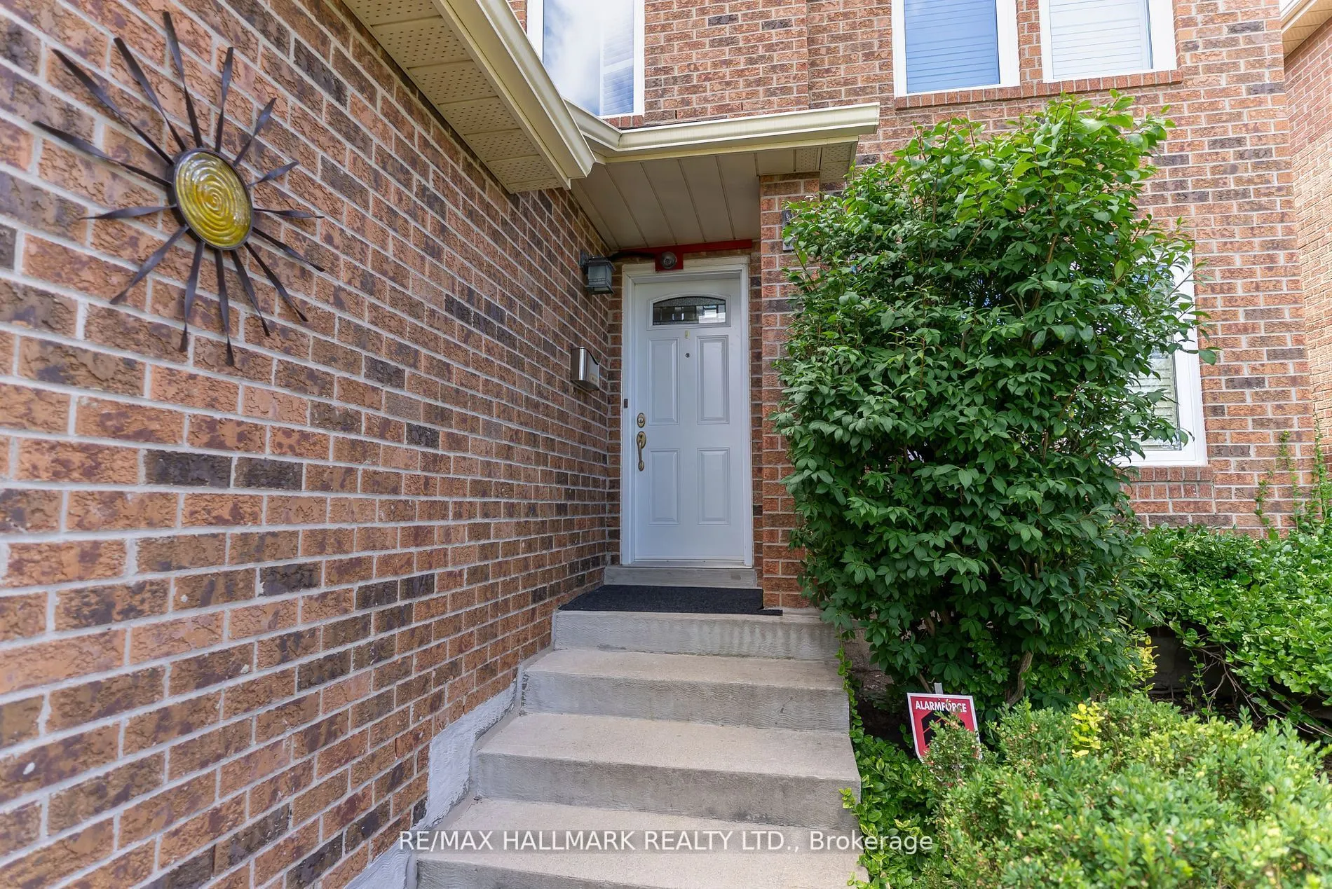 3294 Thorncrest Drive