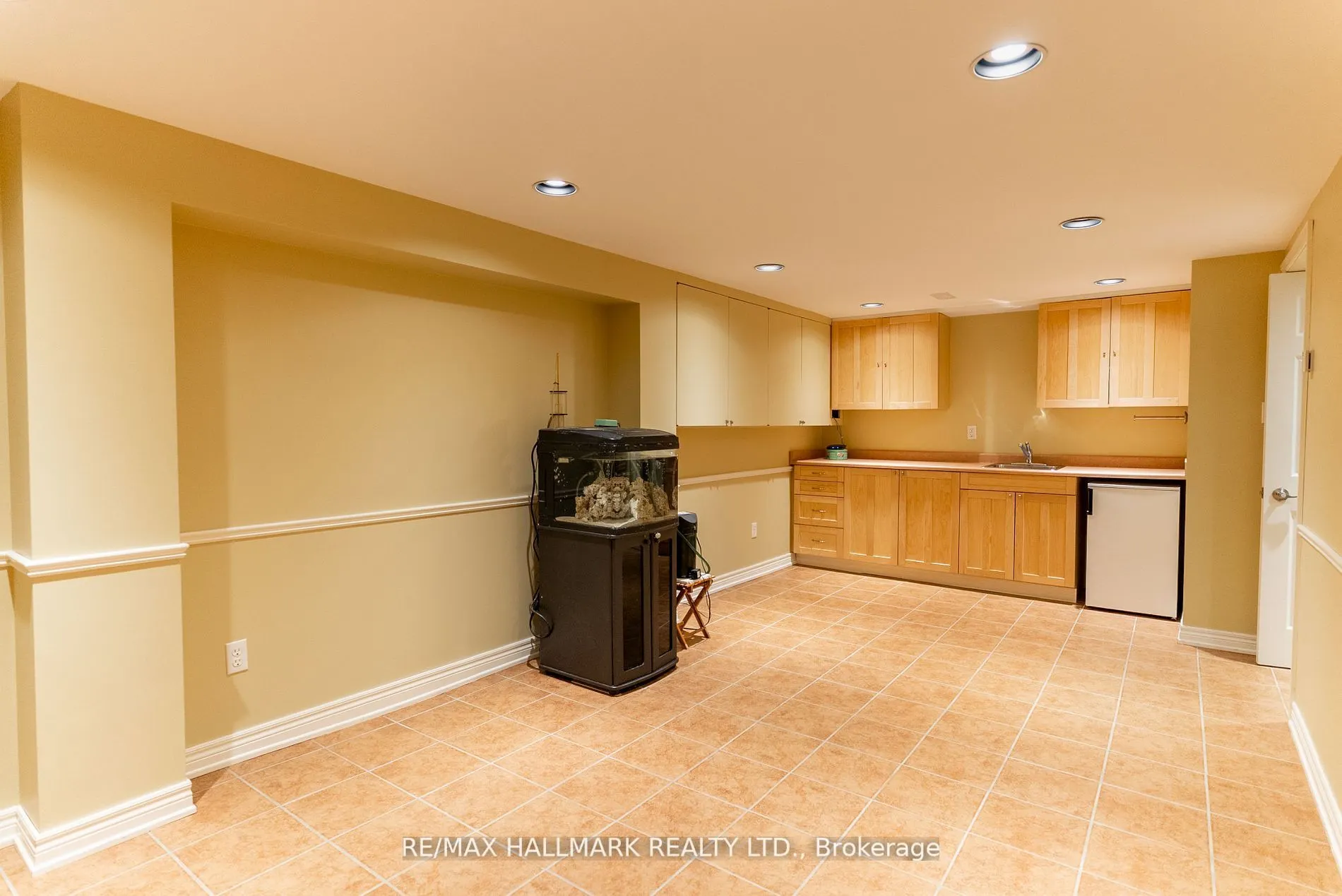 3294 Thorncrest Drive