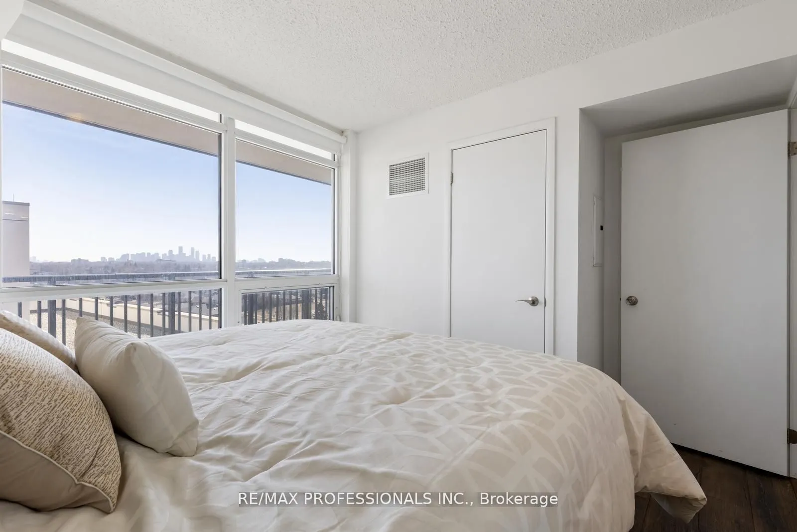 800 Lawrence Avenue W, #1014