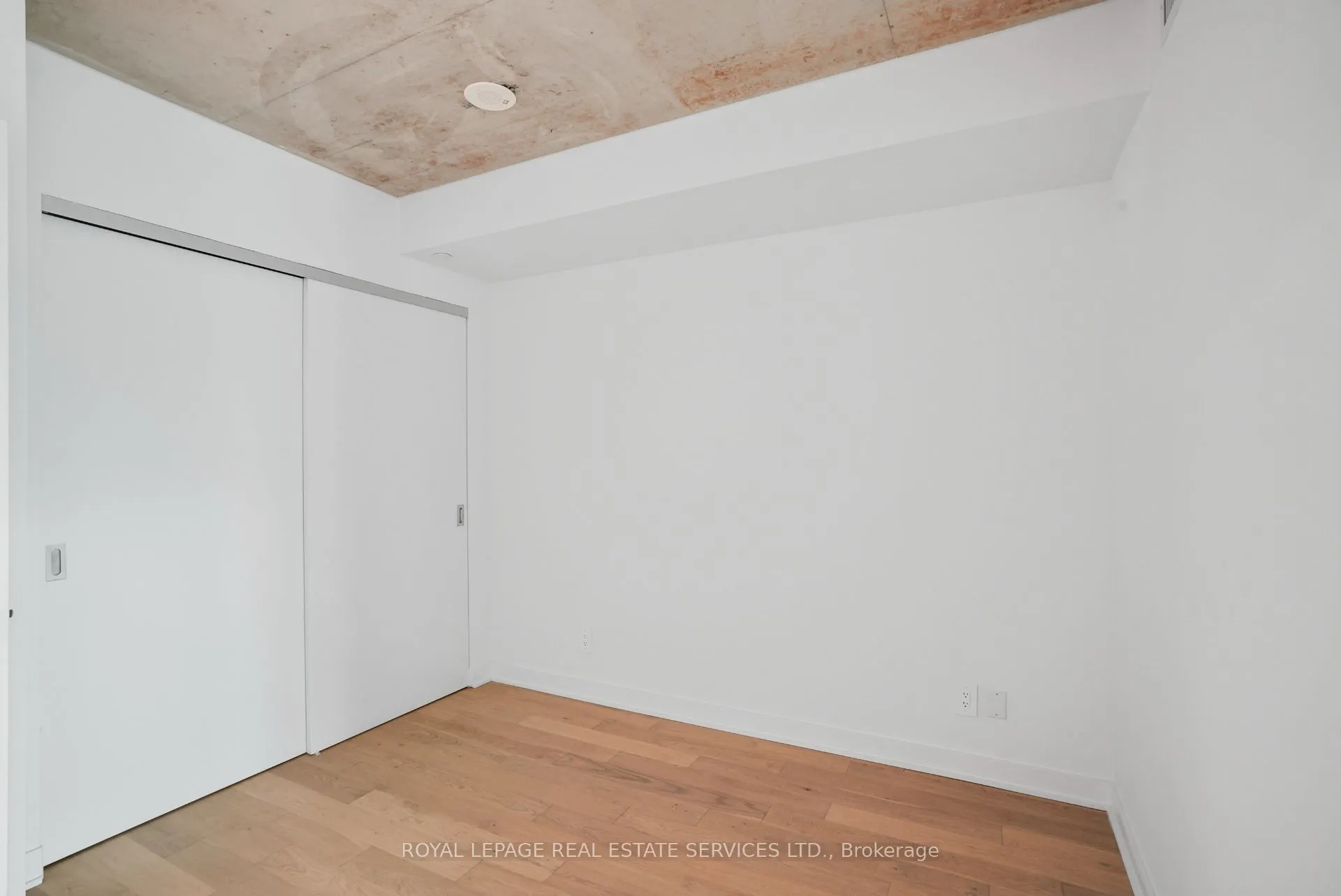 2720 Dundas Street W, #302