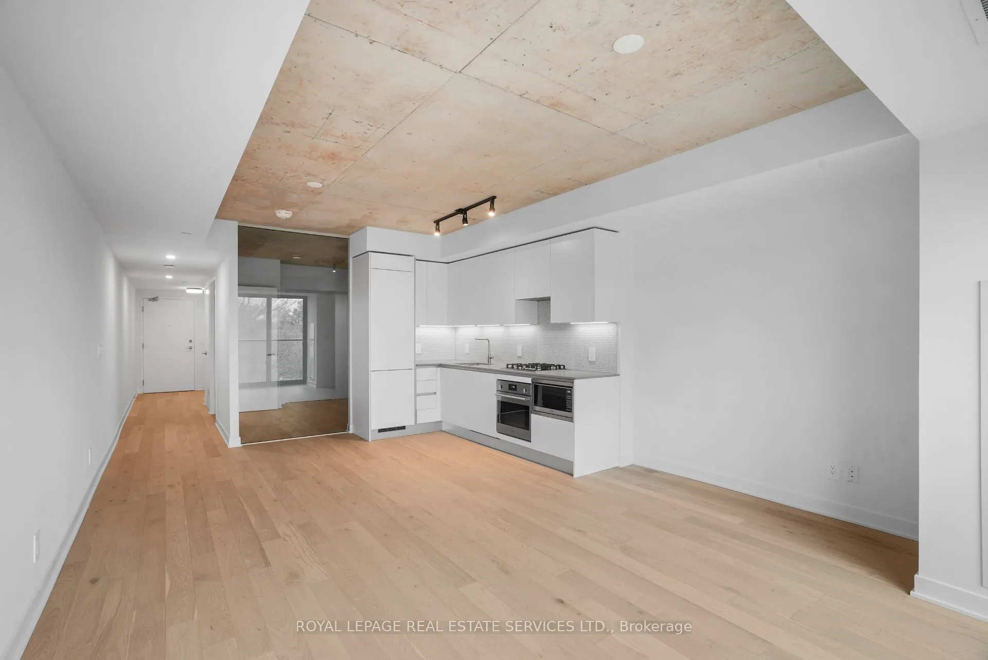 2720 Dundas Street W, #302