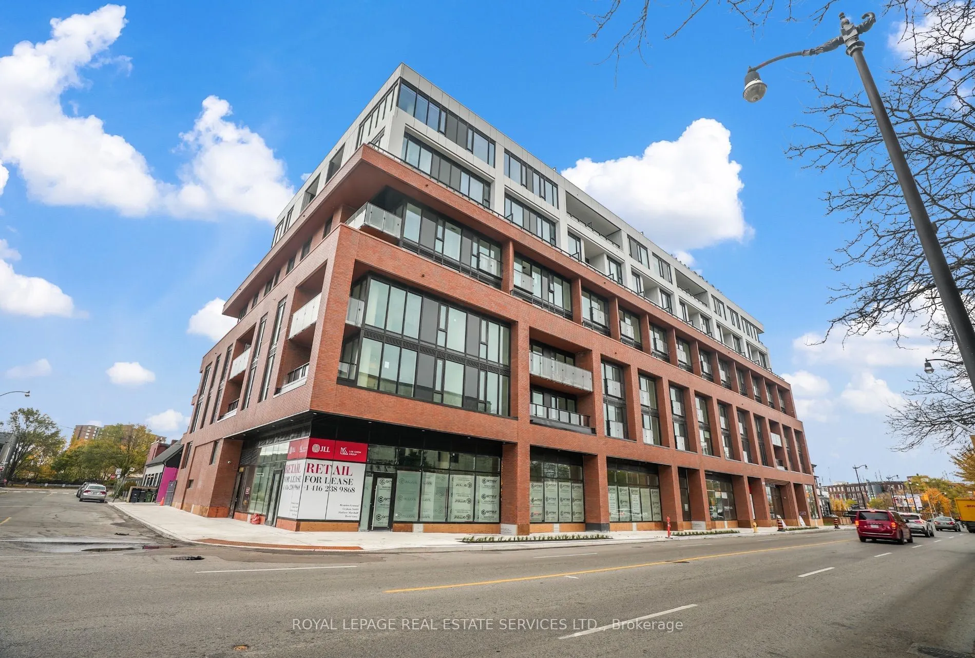 2720 Dundas Street W, #302
