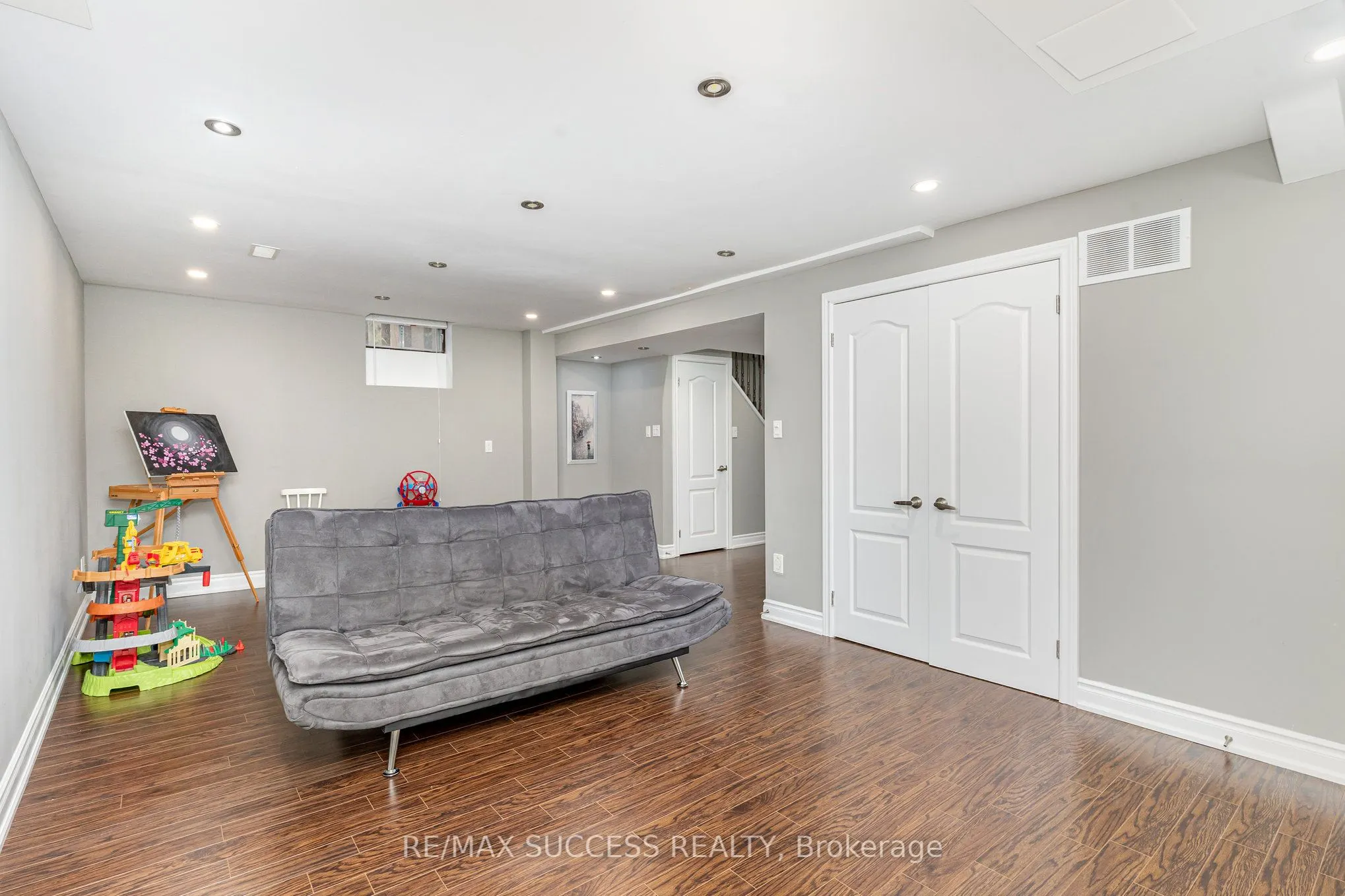 5383 Red Brush Drive