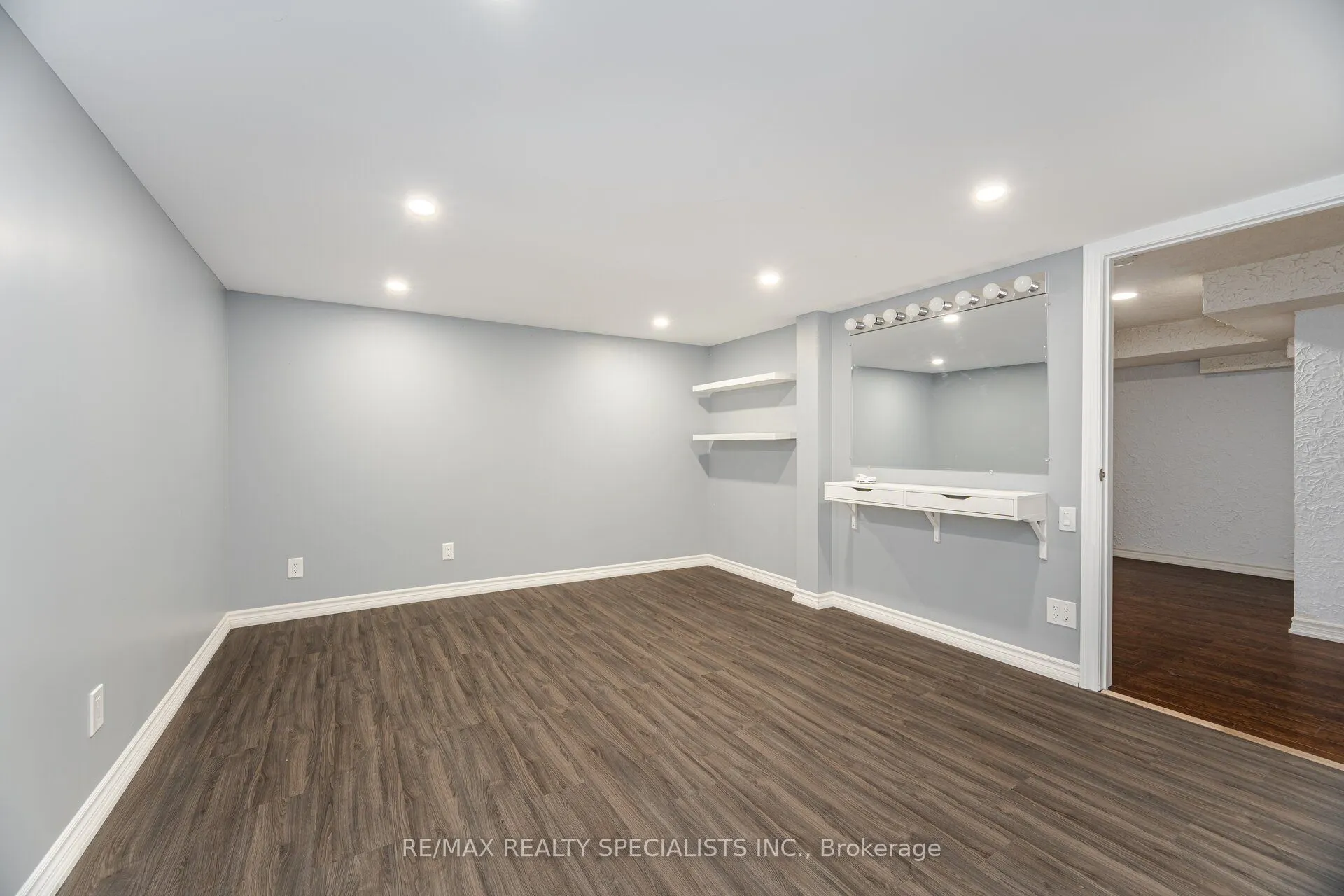 99 Kenpark Avenue