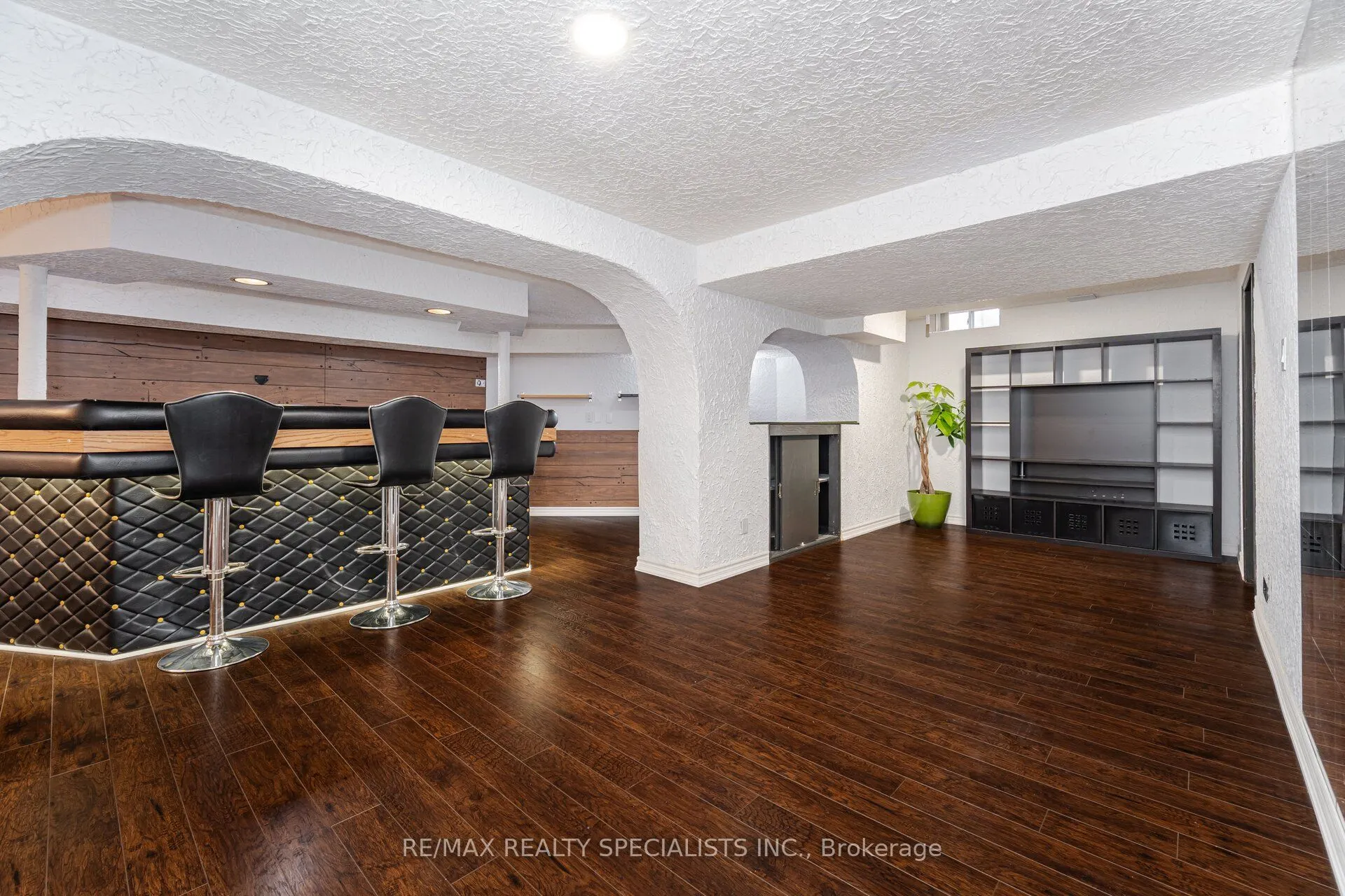 99 Kenpark Avenue