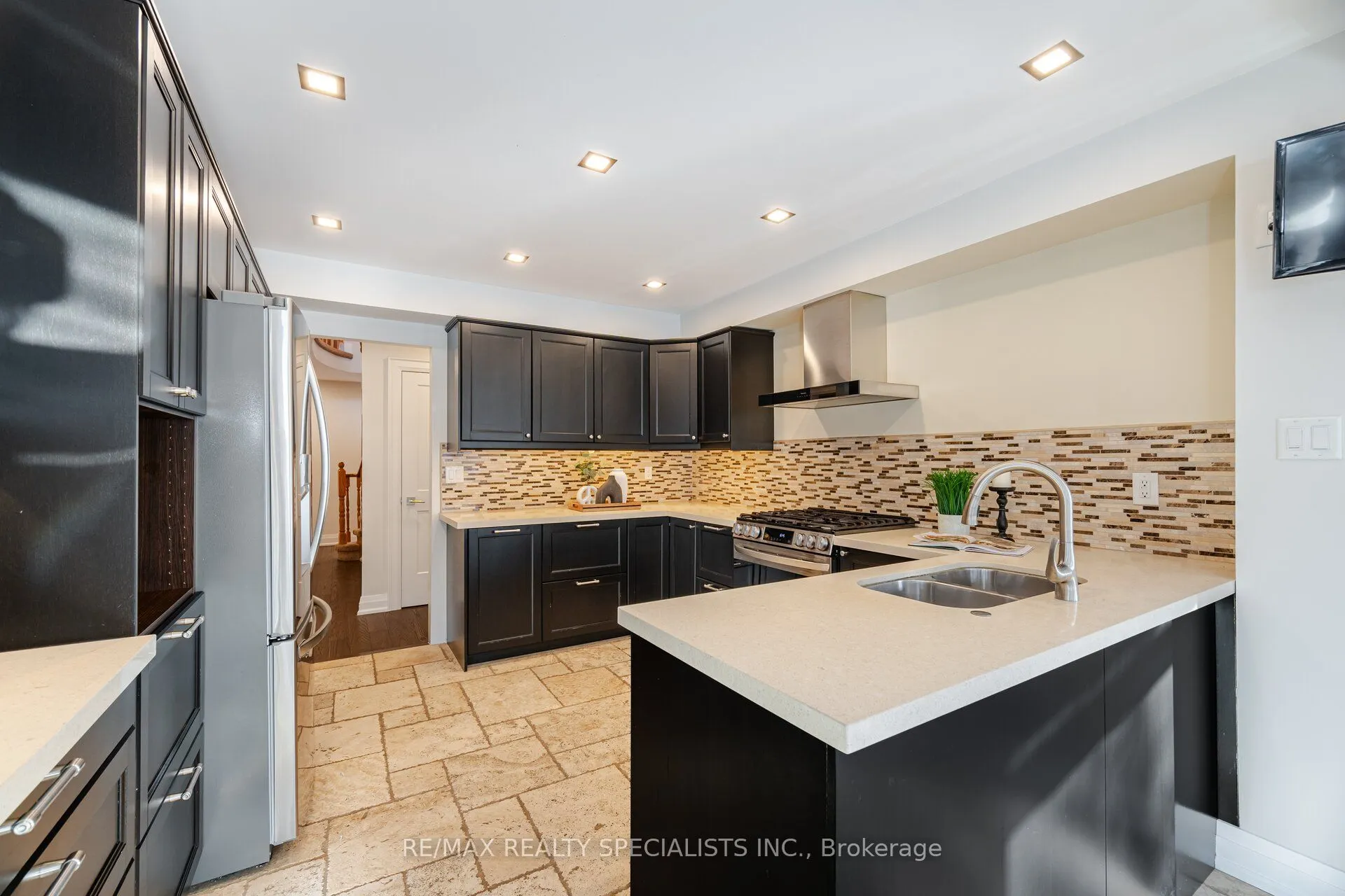 99 Kenpark Avenue