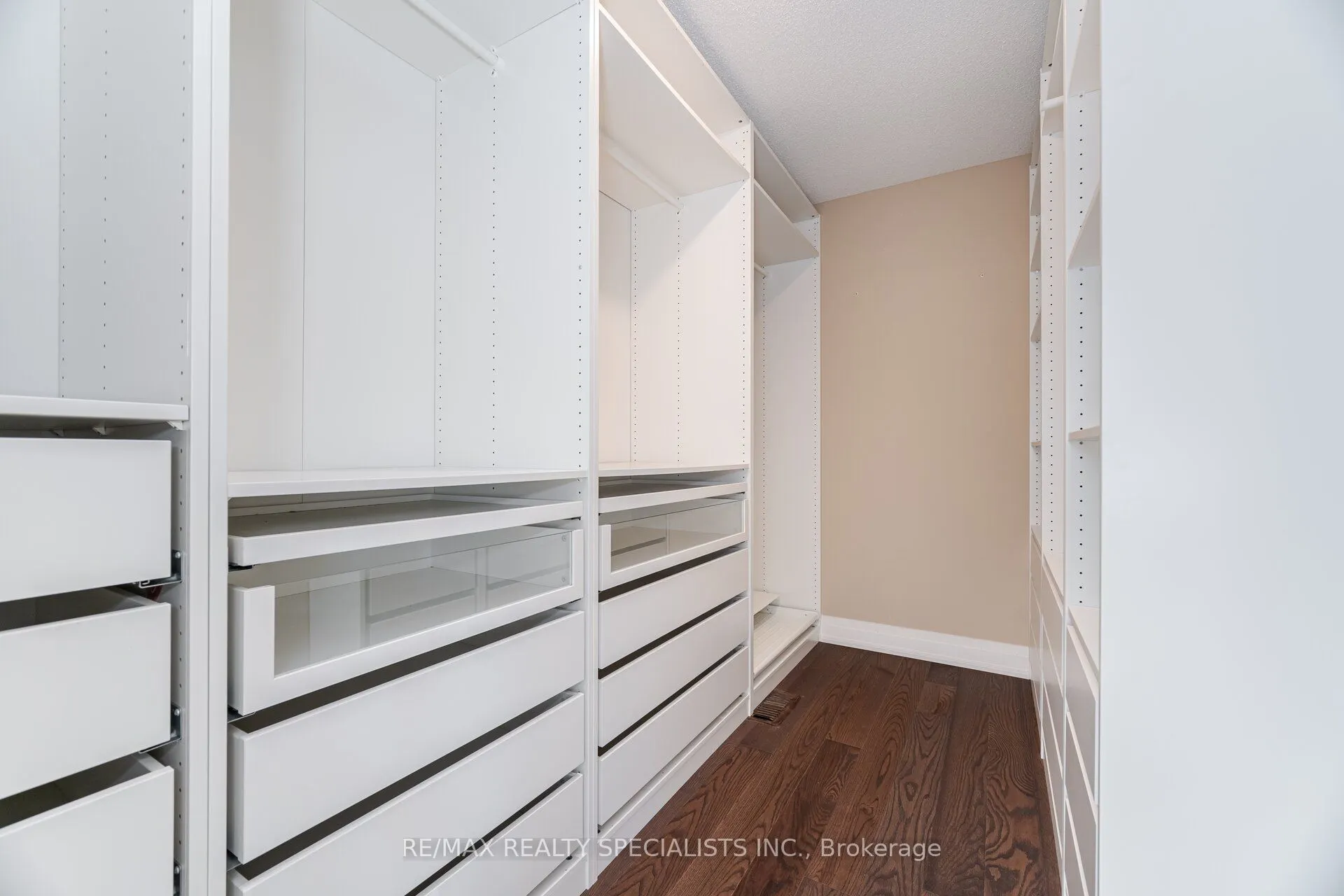 99 Kenpark Avenue