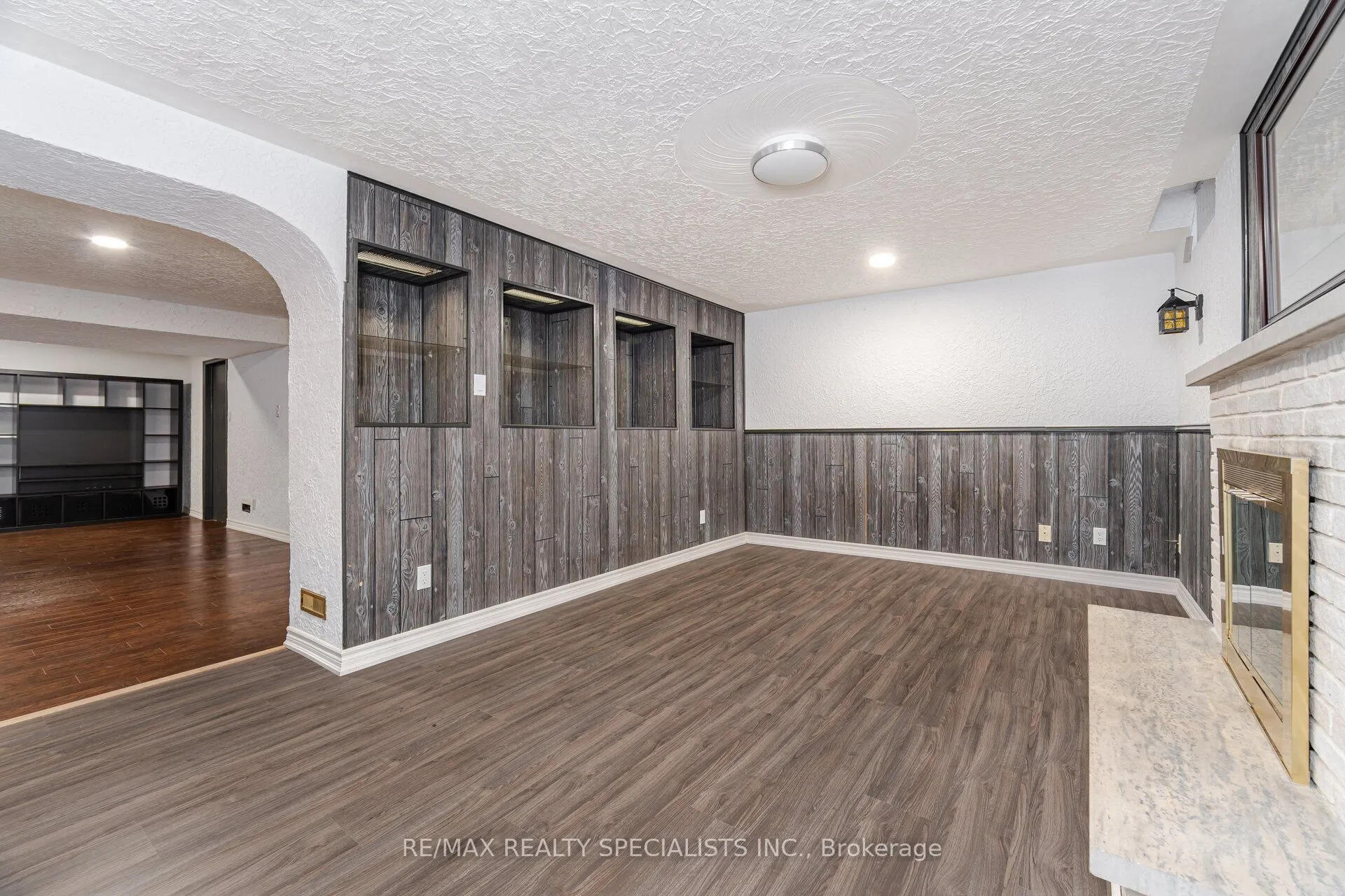 99 Kenpark Avenue
