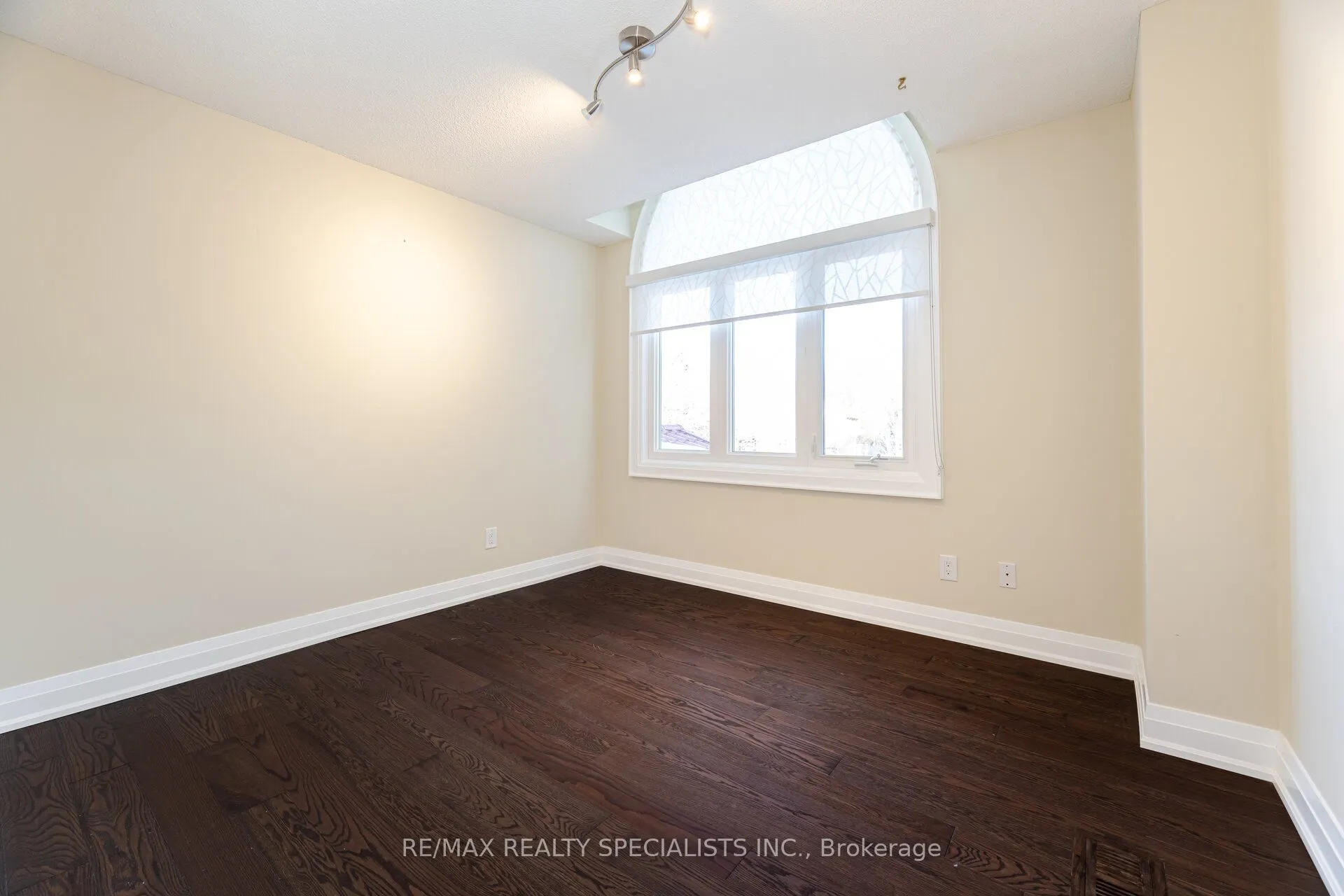 99 Kenpark Avenue
