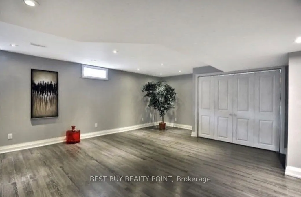 251 Mortimer Crescent