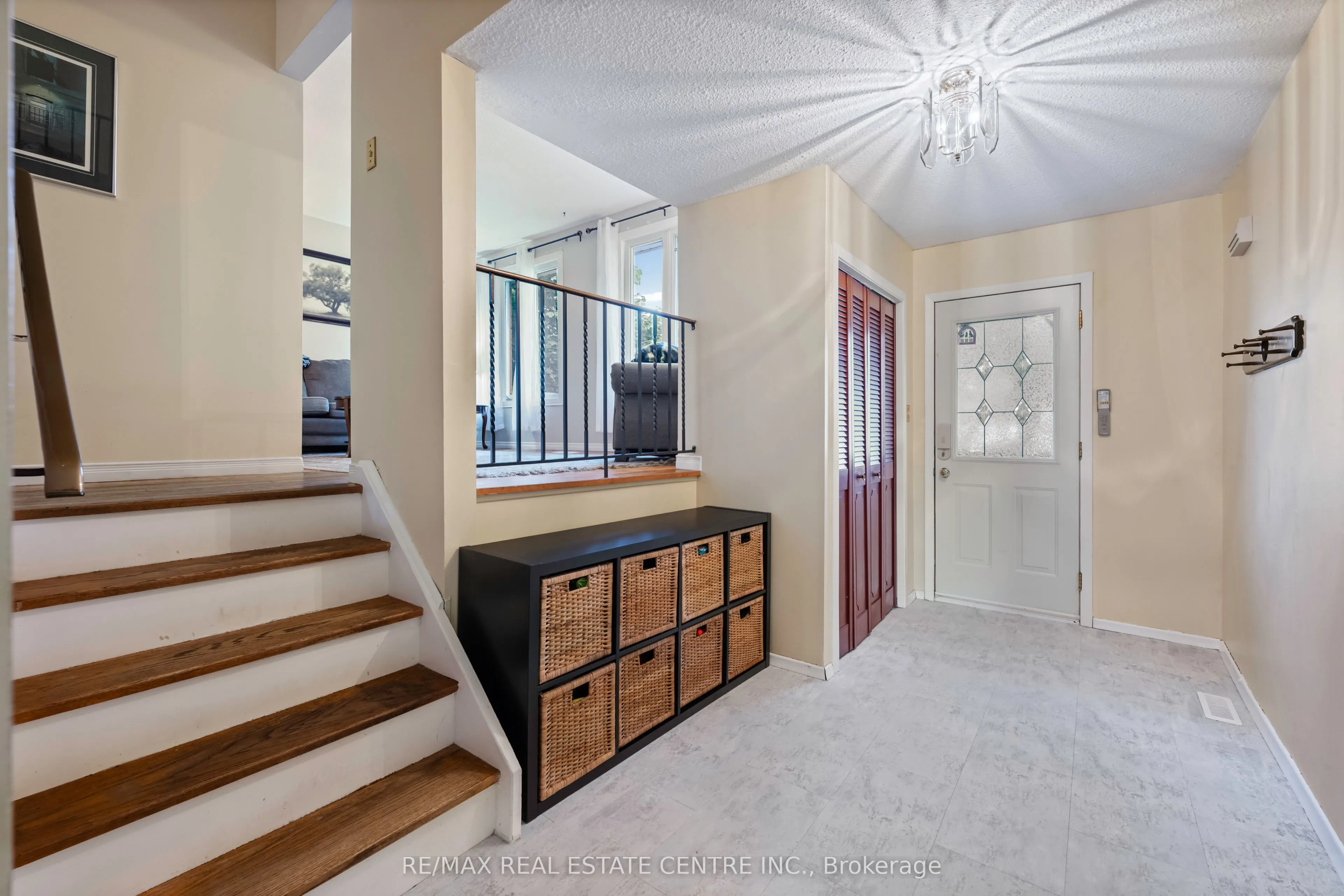 83 Brenda Boulevard