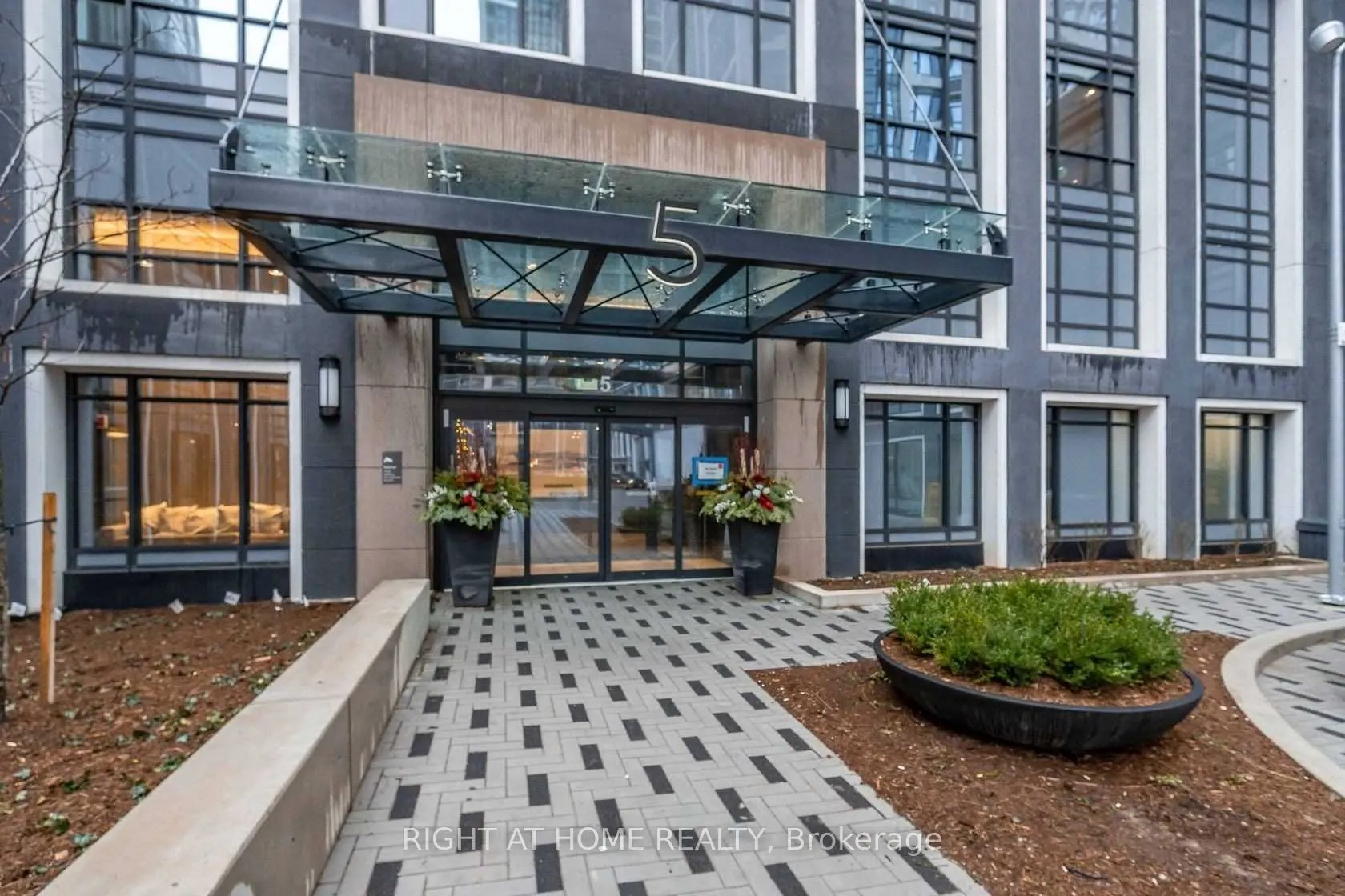 5 Mabelle Avenue, #3128