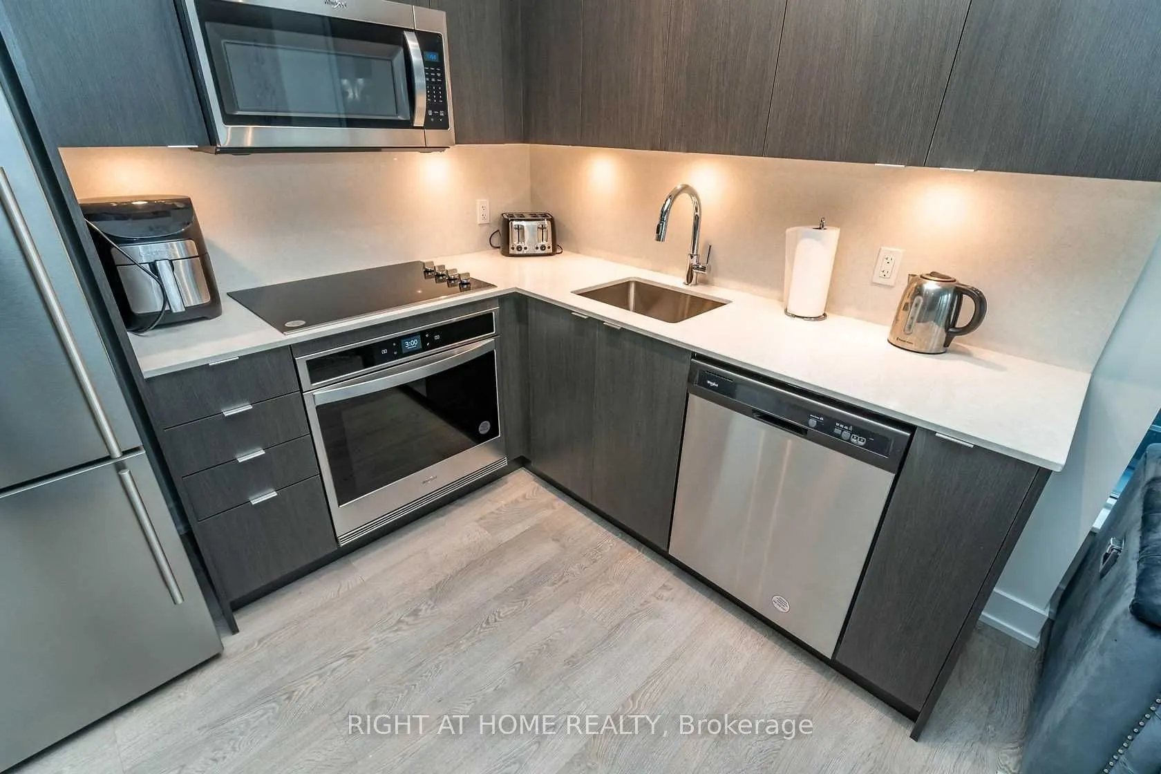 5 Mabelle Avenue, #3128