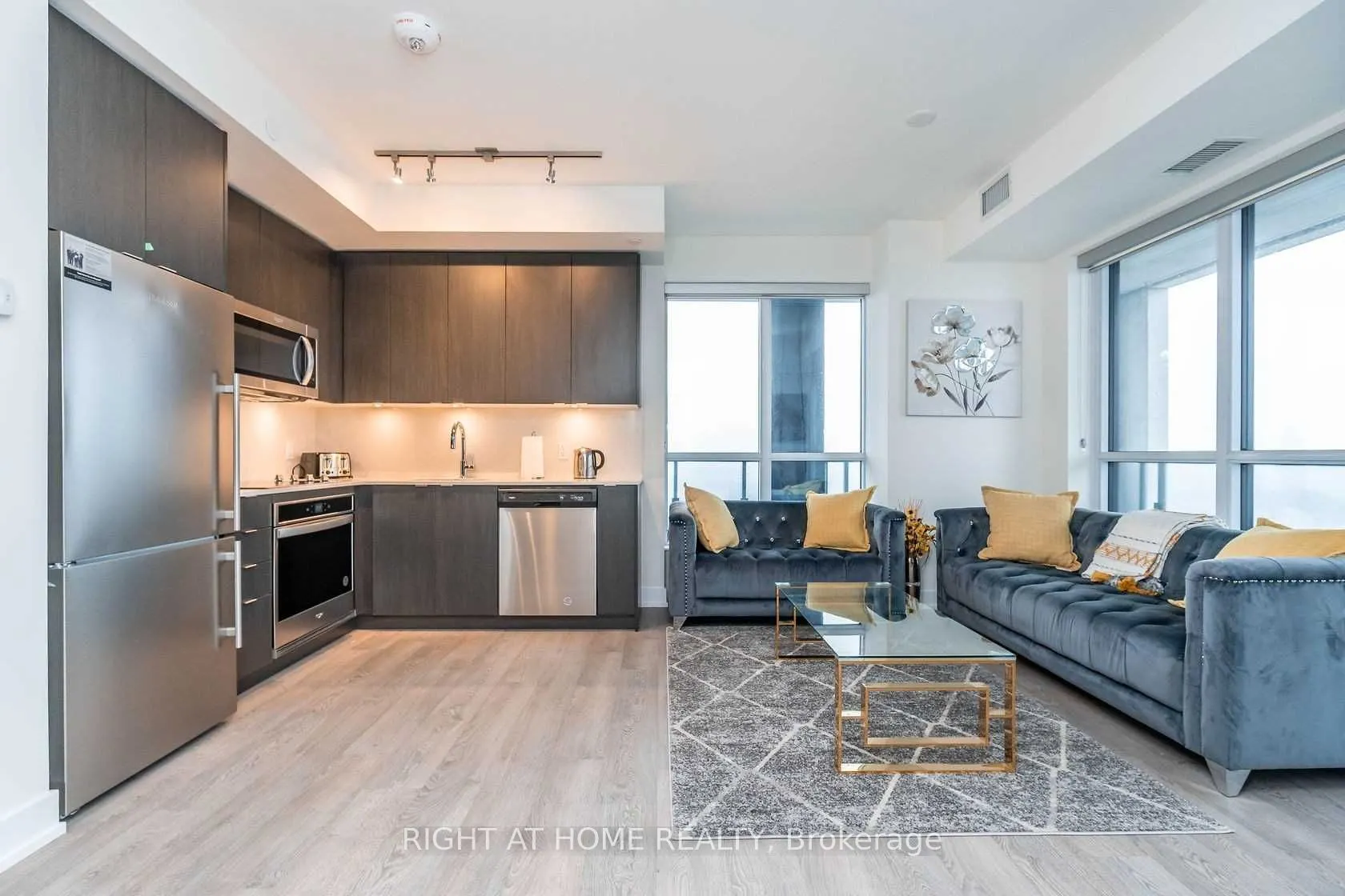 5 Mabelle Avenue, #3128