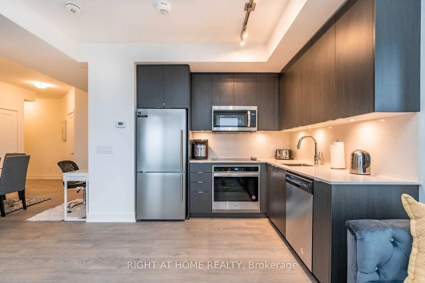 5 Mabelle Avenue, #3128