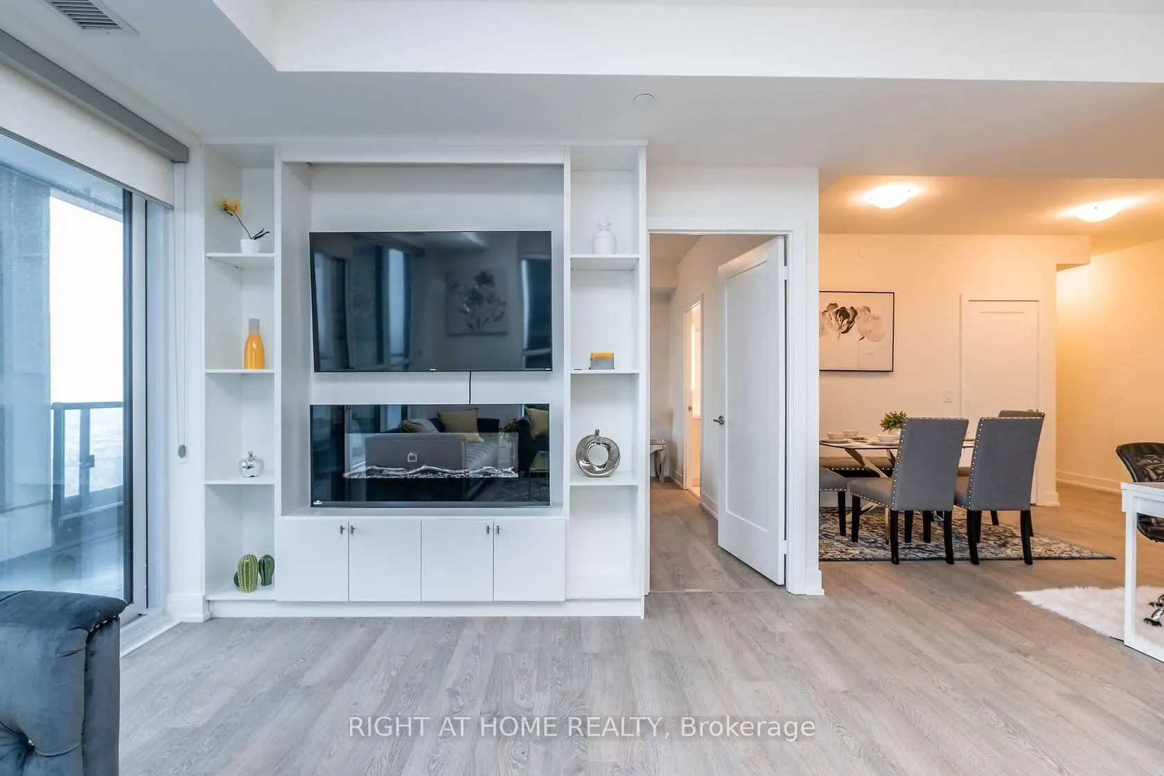 5 Mabelle Avenue, #3128