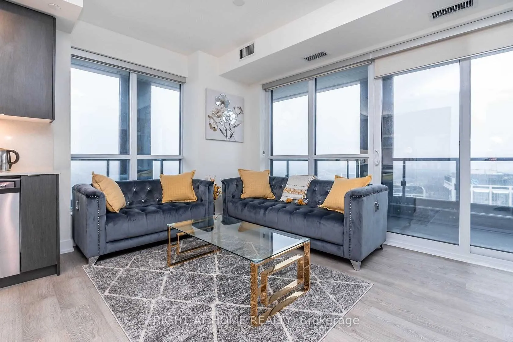 5 Mabelle Avenue, #3128
