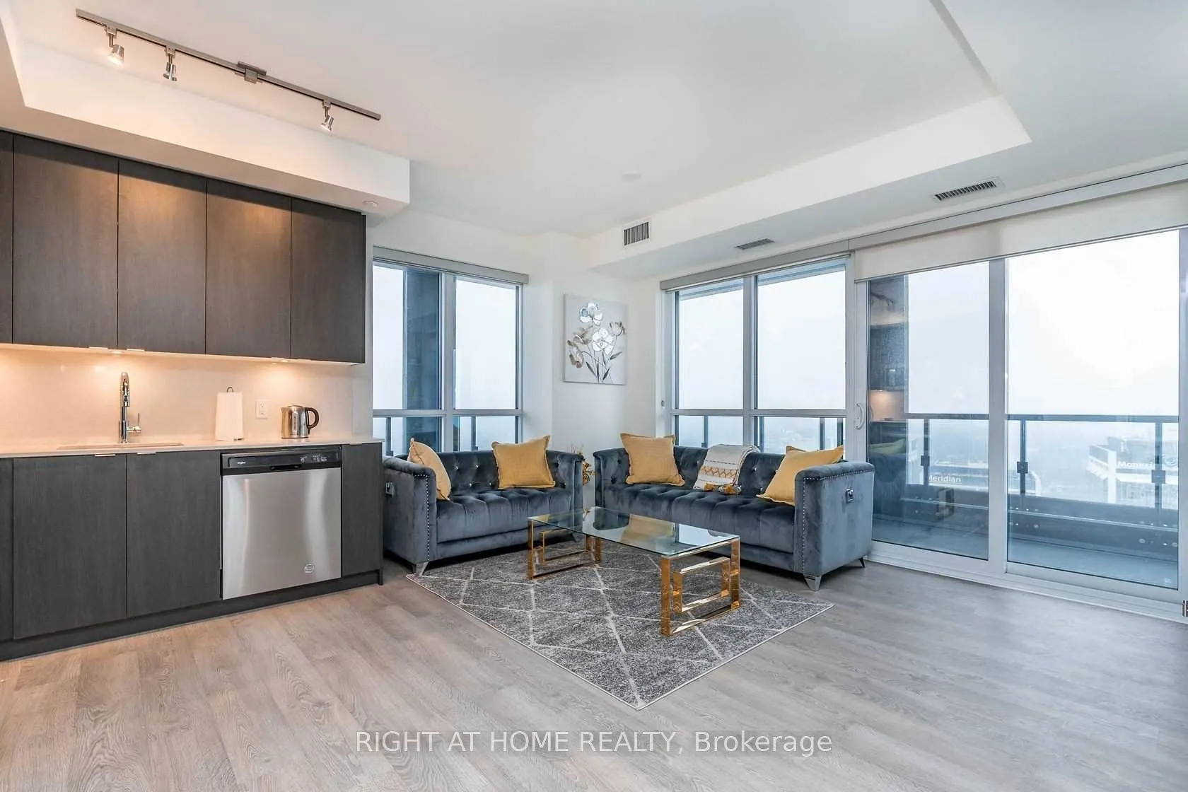 5 Mabelle Avenue, #3128