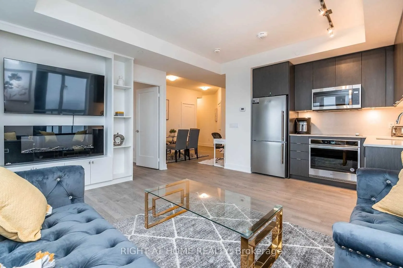 5 Mabelle Avenue, #3128